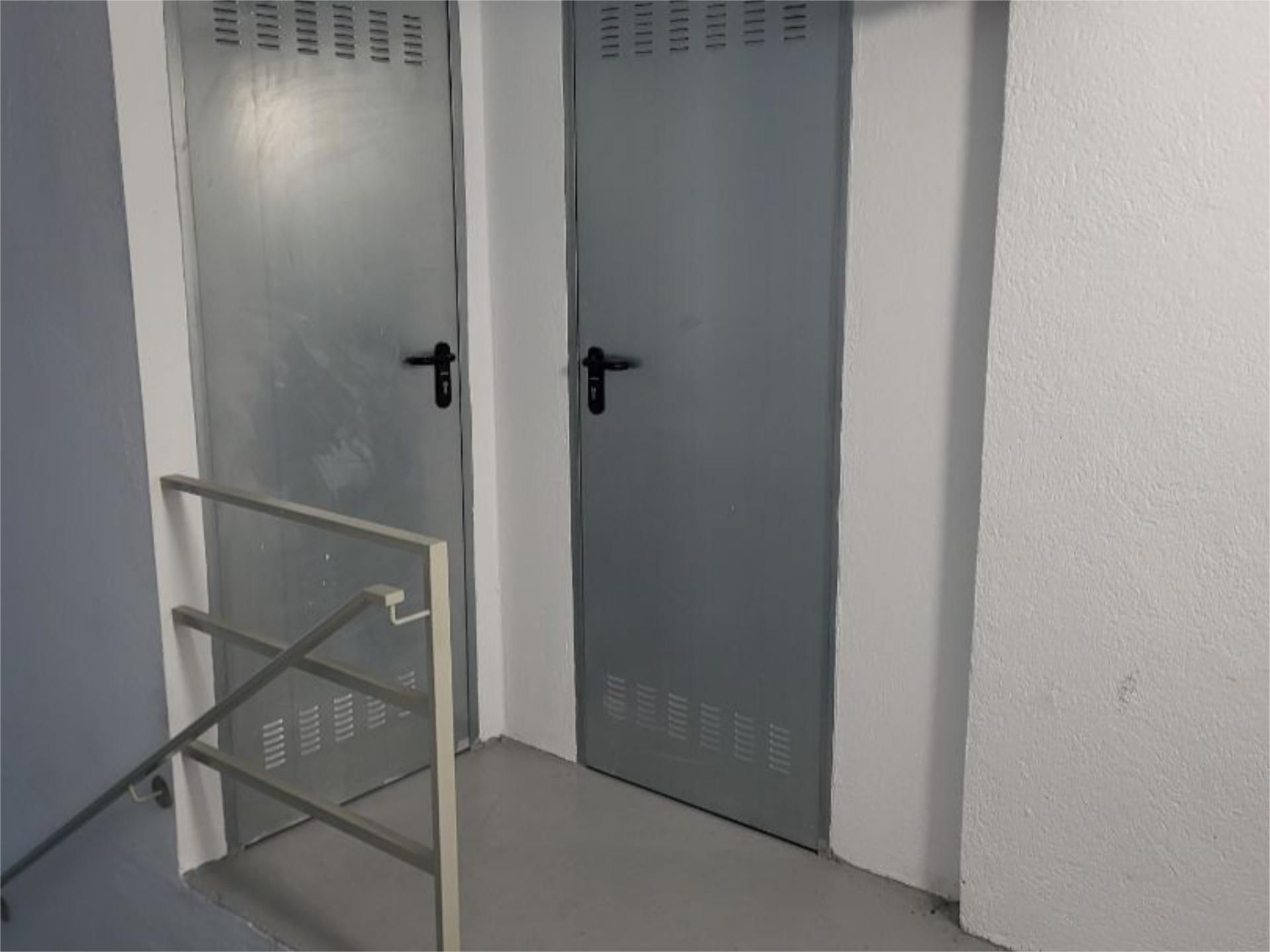 Box room for sale in Lugo Capital