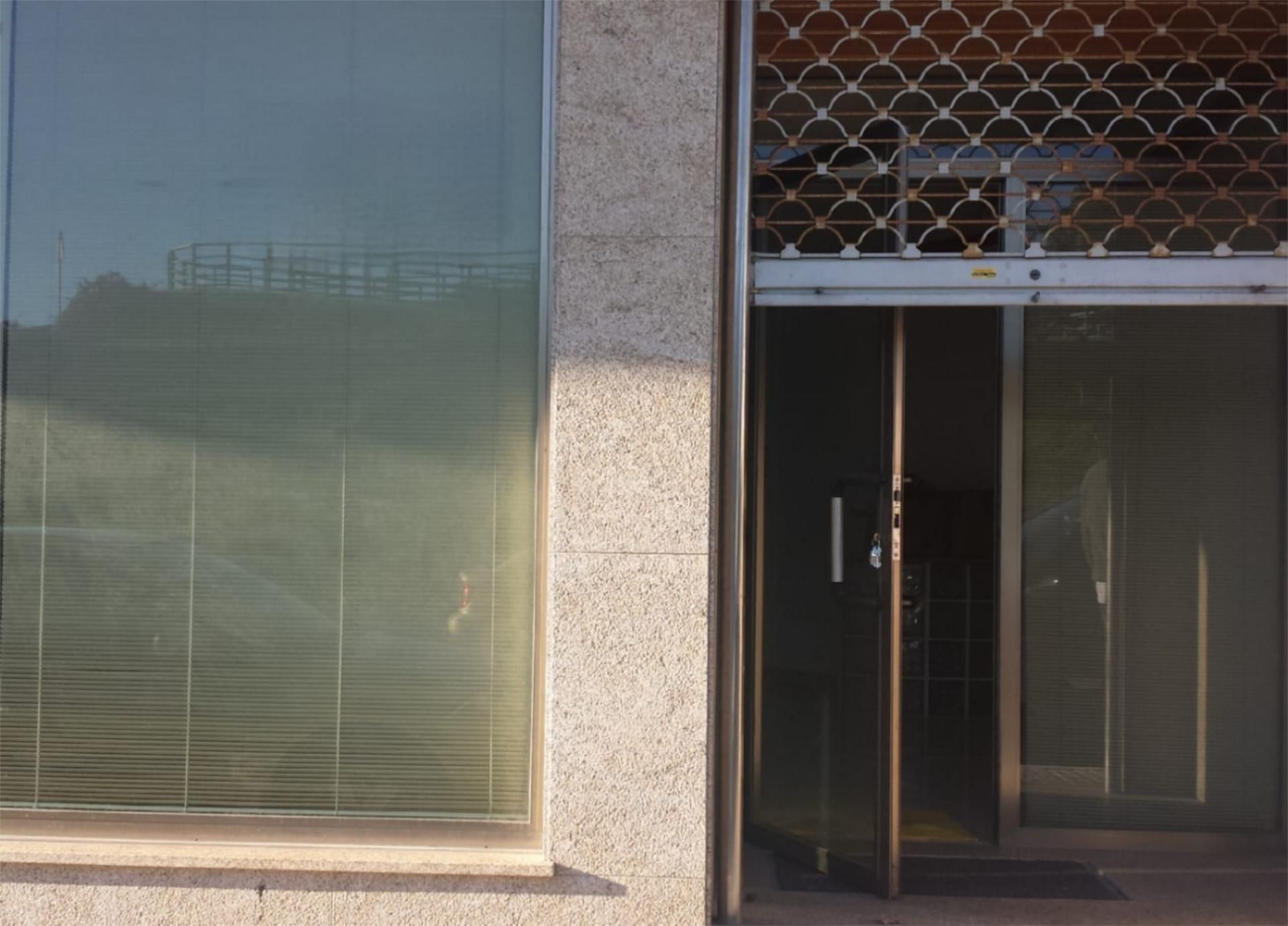 Vista exterior de Local de alquiler en Vilagarcía de Arousa