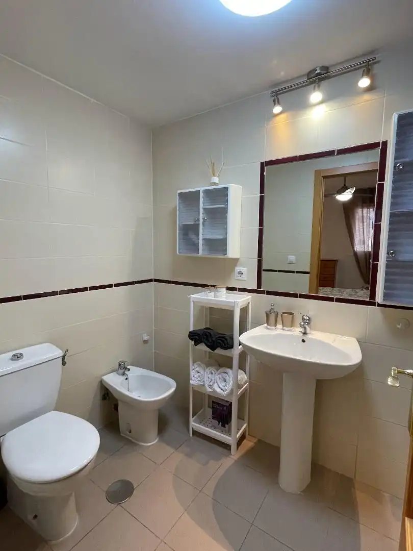 Apartamento en venta en Avinguda Rosa Dels Vents, 6z, Bulevar - Puerta Mítica Baño de Apartamento en venta en Villajoyosa / La Vila Joiosa con Aire acondicionado, Piscina y Balcón