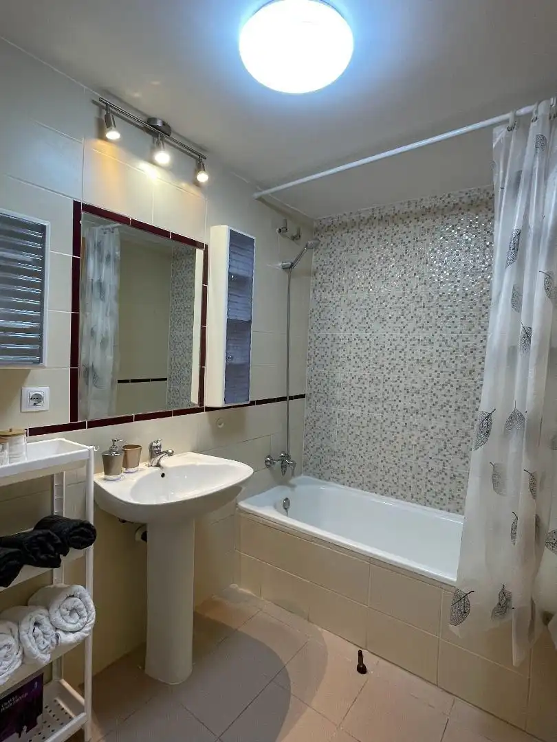 Apartamento en venta en Avinguda Rosa Dels Vents, 6z, Bulevar - Puerta Mítica Baño de Apartamento en venta en Villajoyosa / La Vila Joiosa con Aire acondicionado, Piscina y Balcón