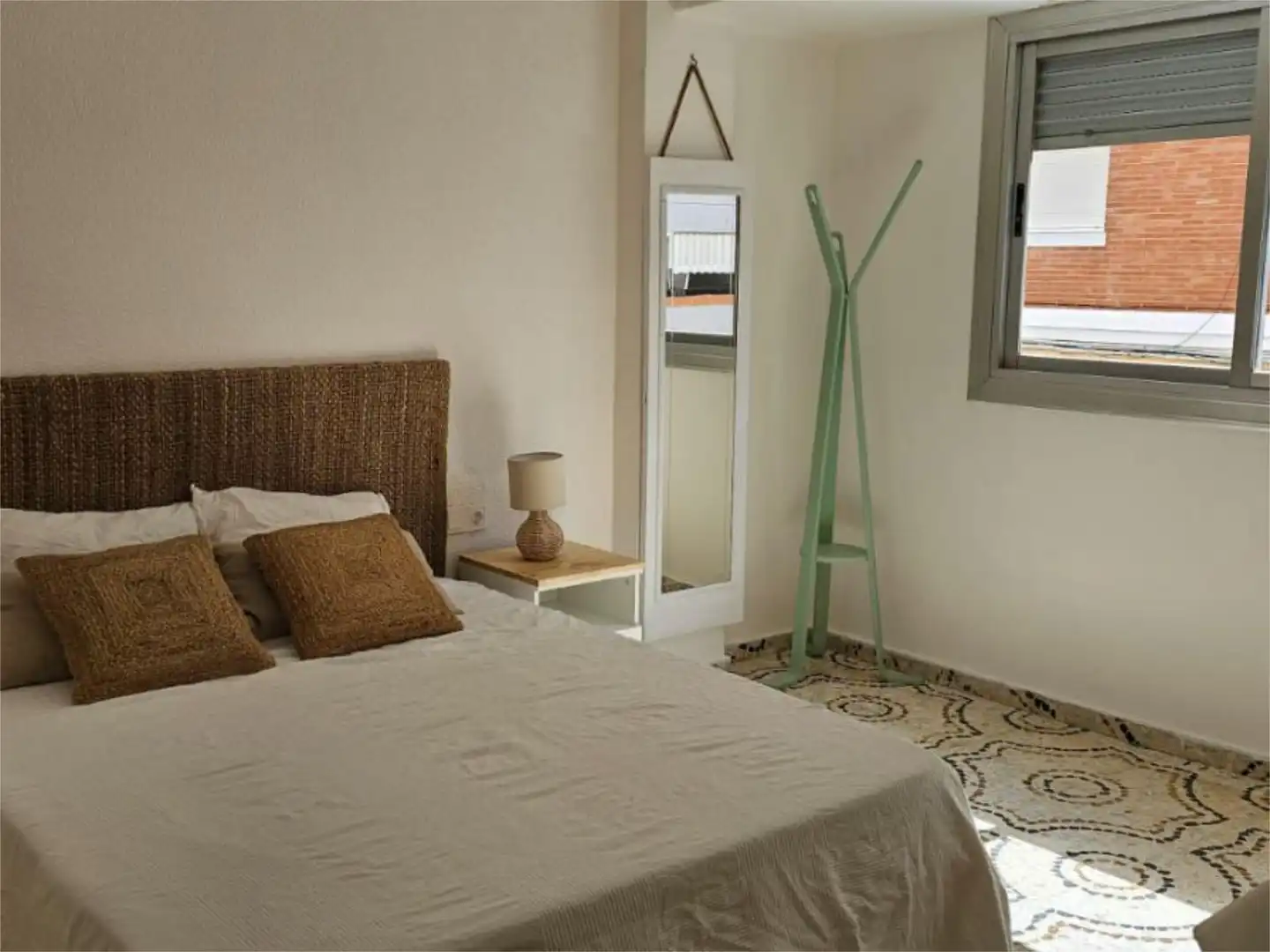 Habitación de Piso para compartir en Villena con Amueblado y Balcón