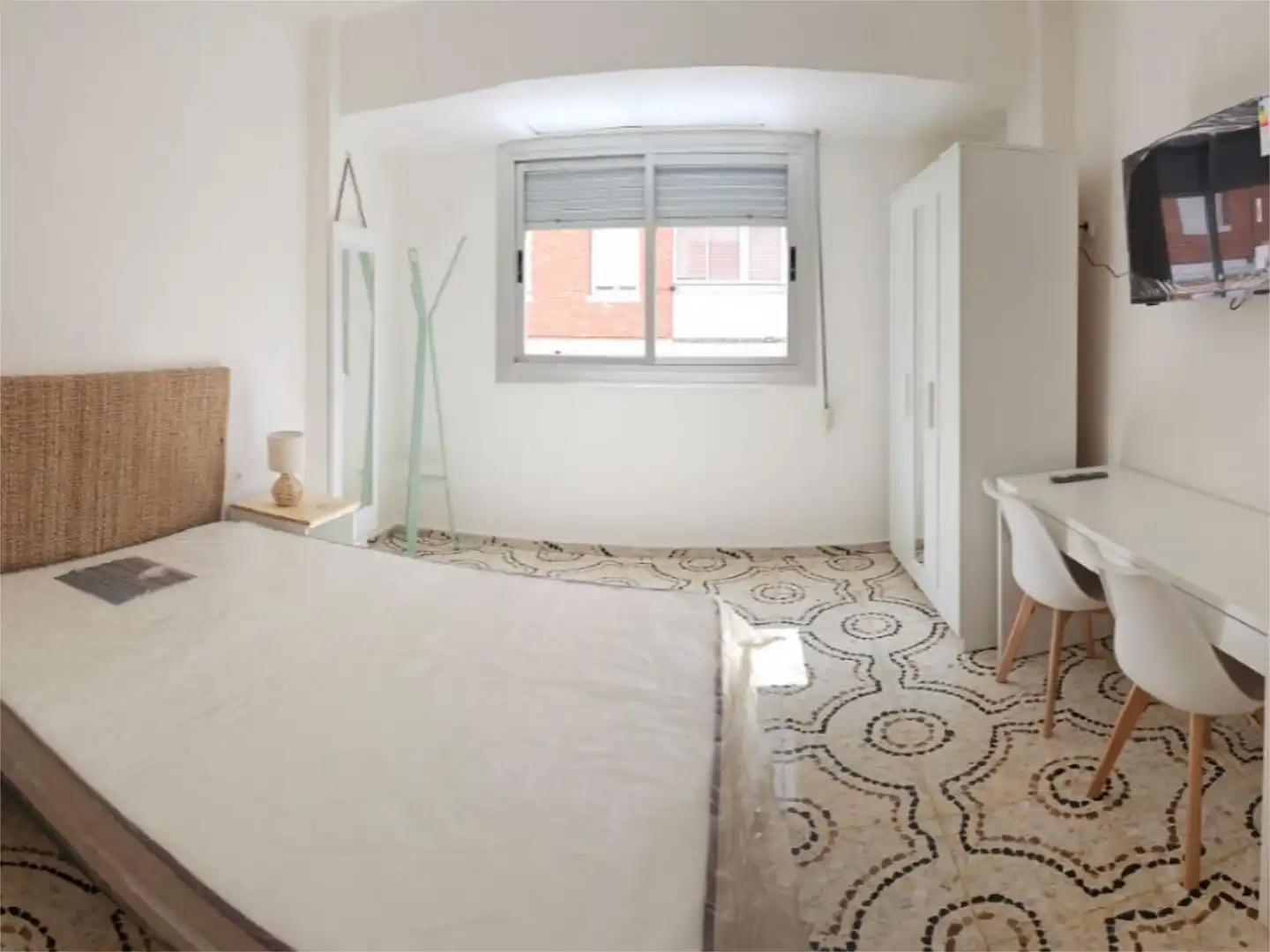 Habitación de Piso para compartir en Villena con Amueblado y Balcón
