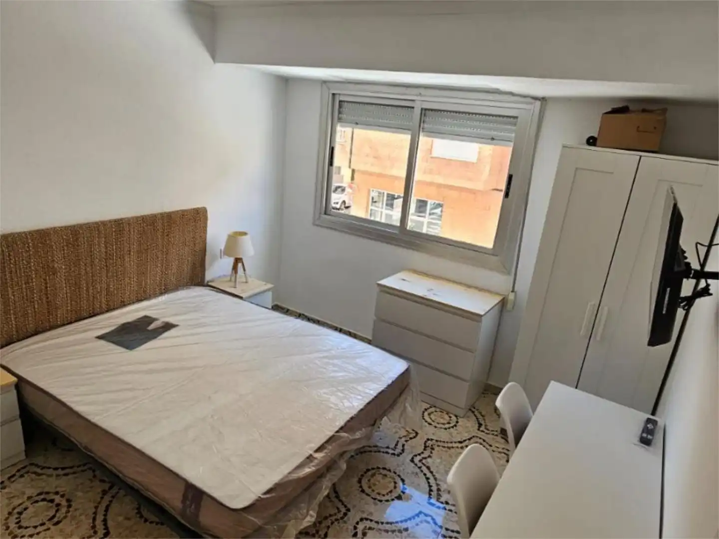 Habitación de Piso para compartir en Villena con Amueblado y Balcón