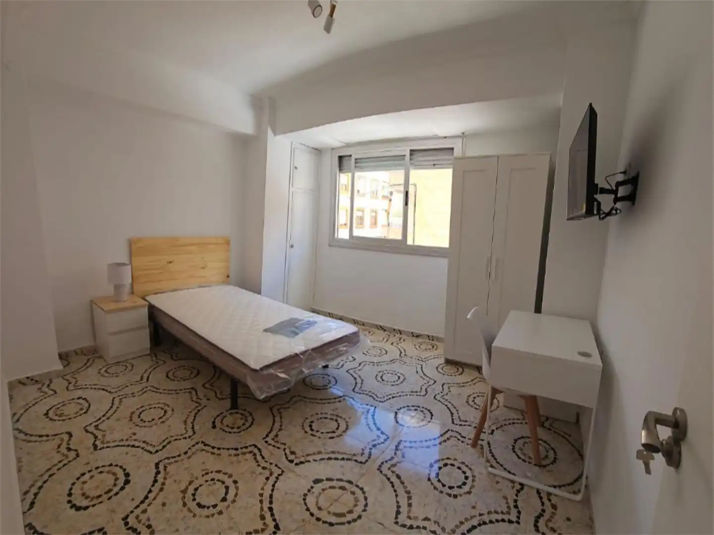 Habitación de Piso para compartir en Villena con Amueblado y Balcón