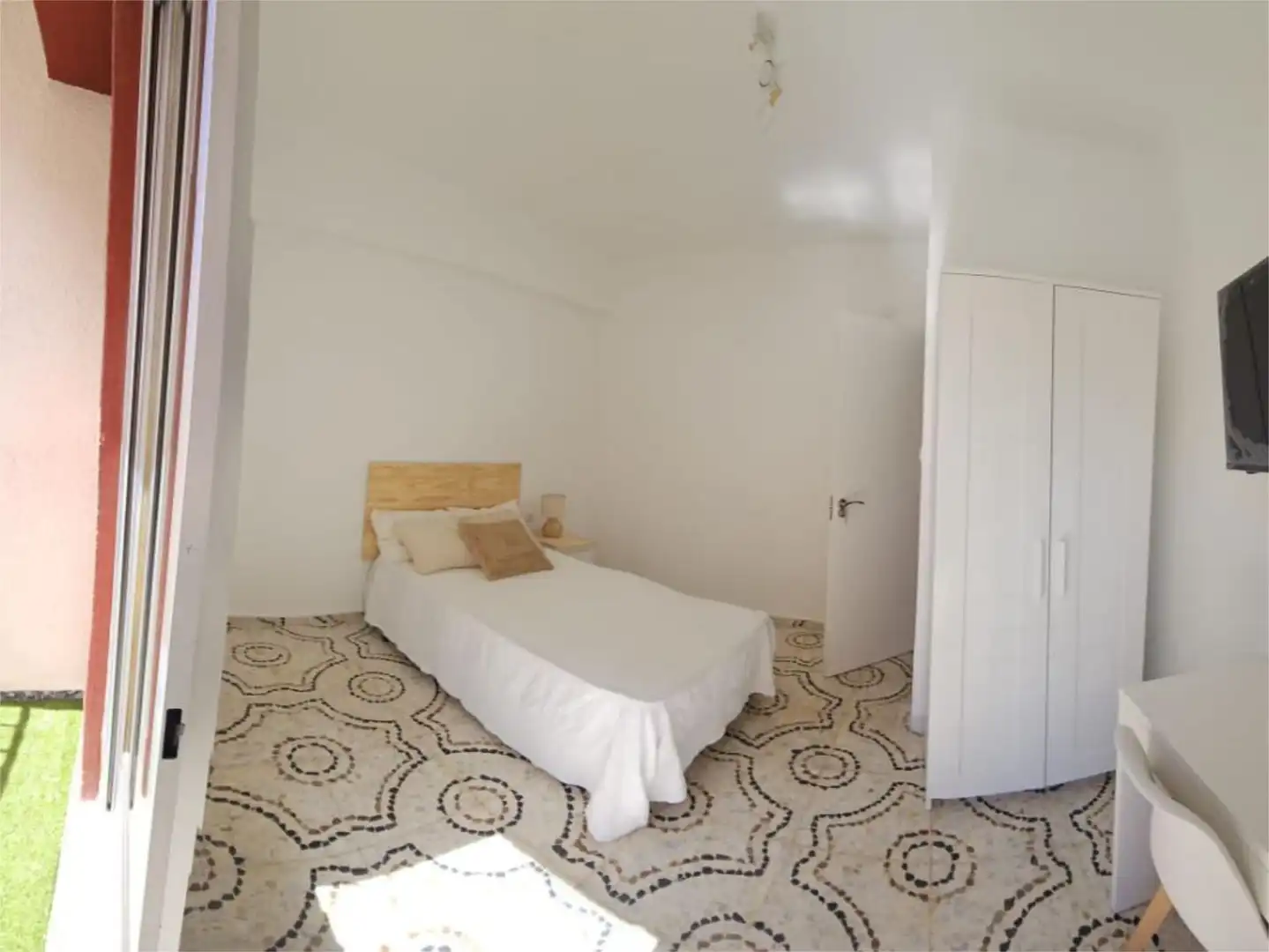 Habitación de Piso para compartir en Villena con Amueblado y Balcón