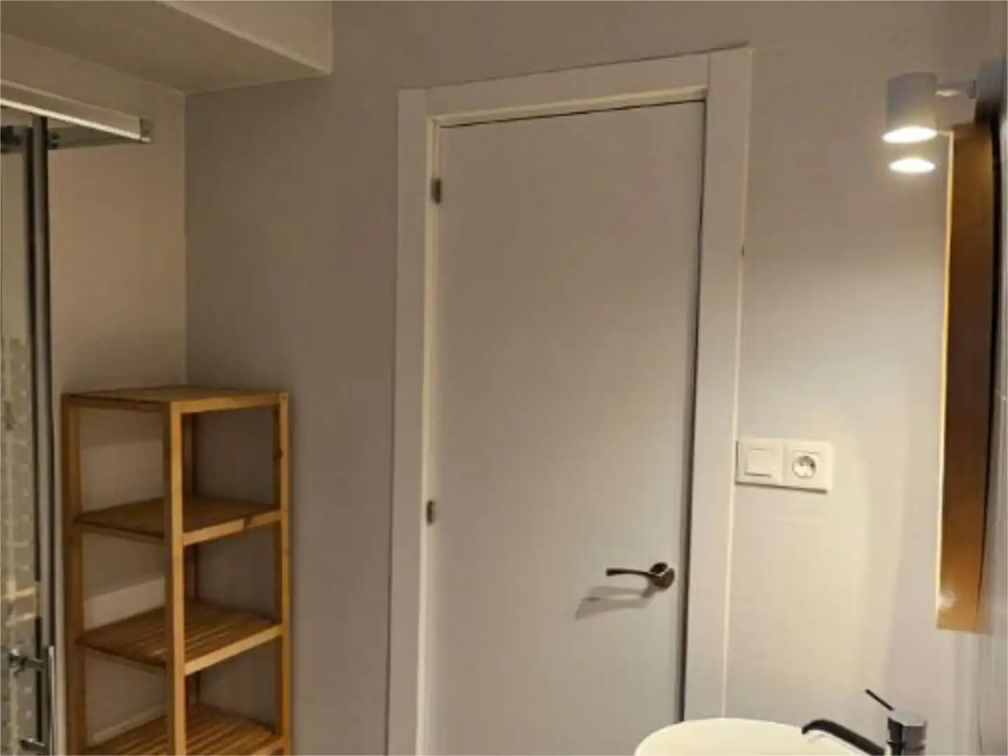 Habitación de Piso para compartir en Villena con Amueblado y Balcón