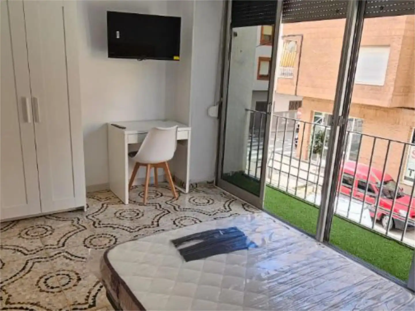 Habitación de Piso para compartir en Villena con Amueblado y Balcón