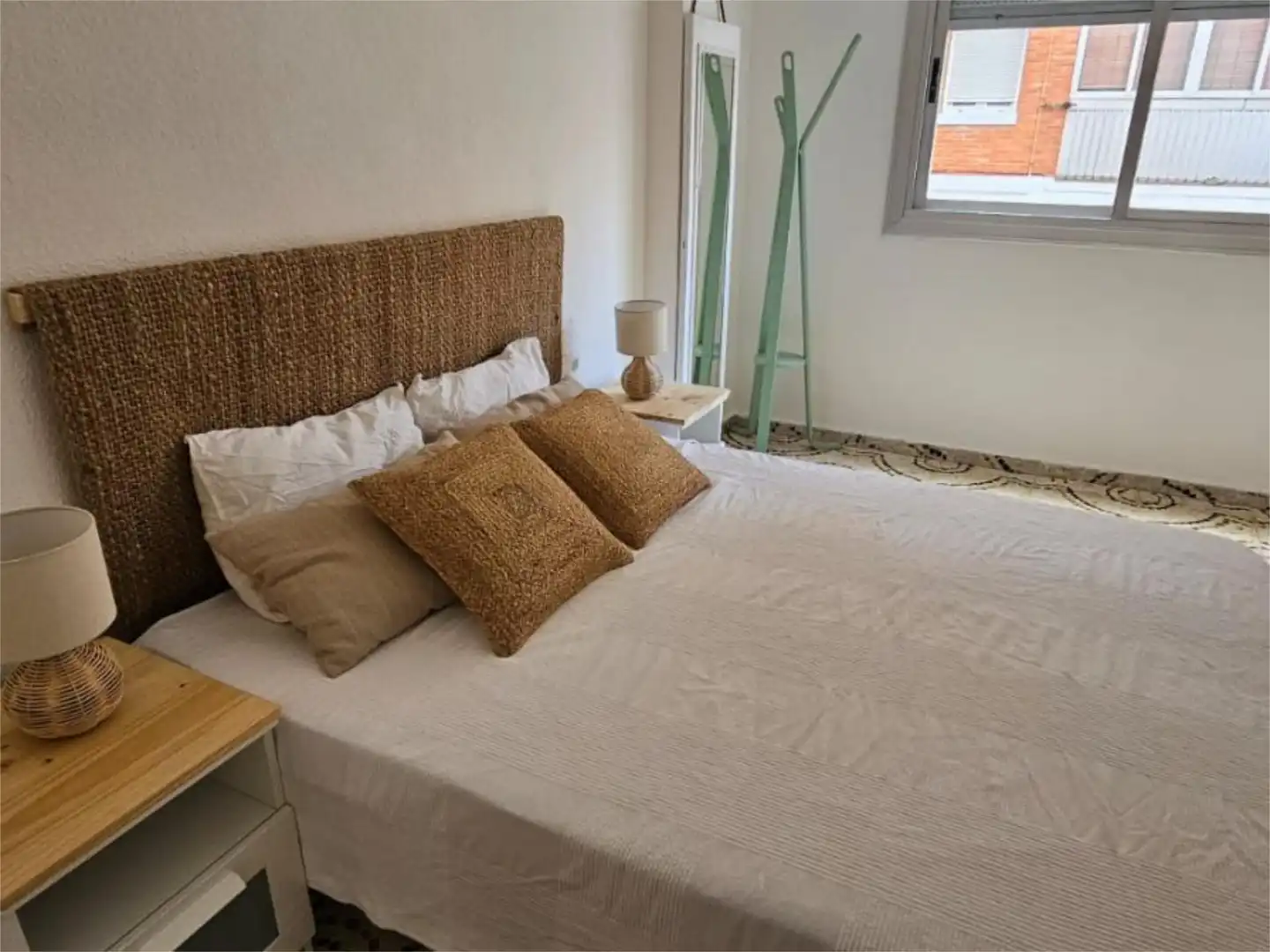 Habitación de Piso para compartir en Villena con Amueblado y Balcón