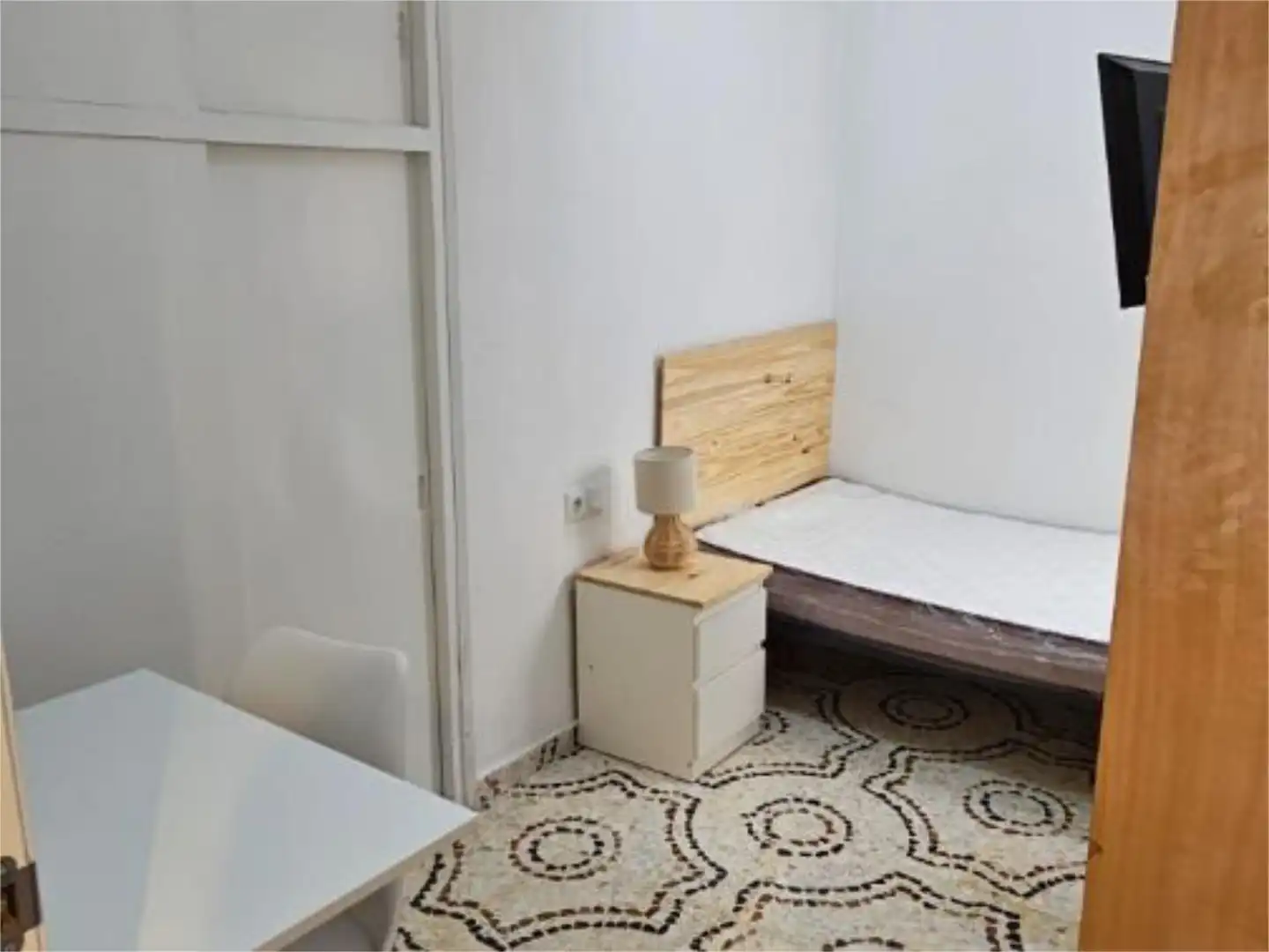 Habitación de Piso para compartir en Villena con Amueblado y Balcón