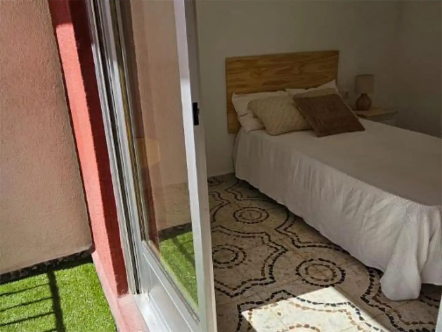 Habitación de Piso para compartir en Villena con Amueblado y Balcón
