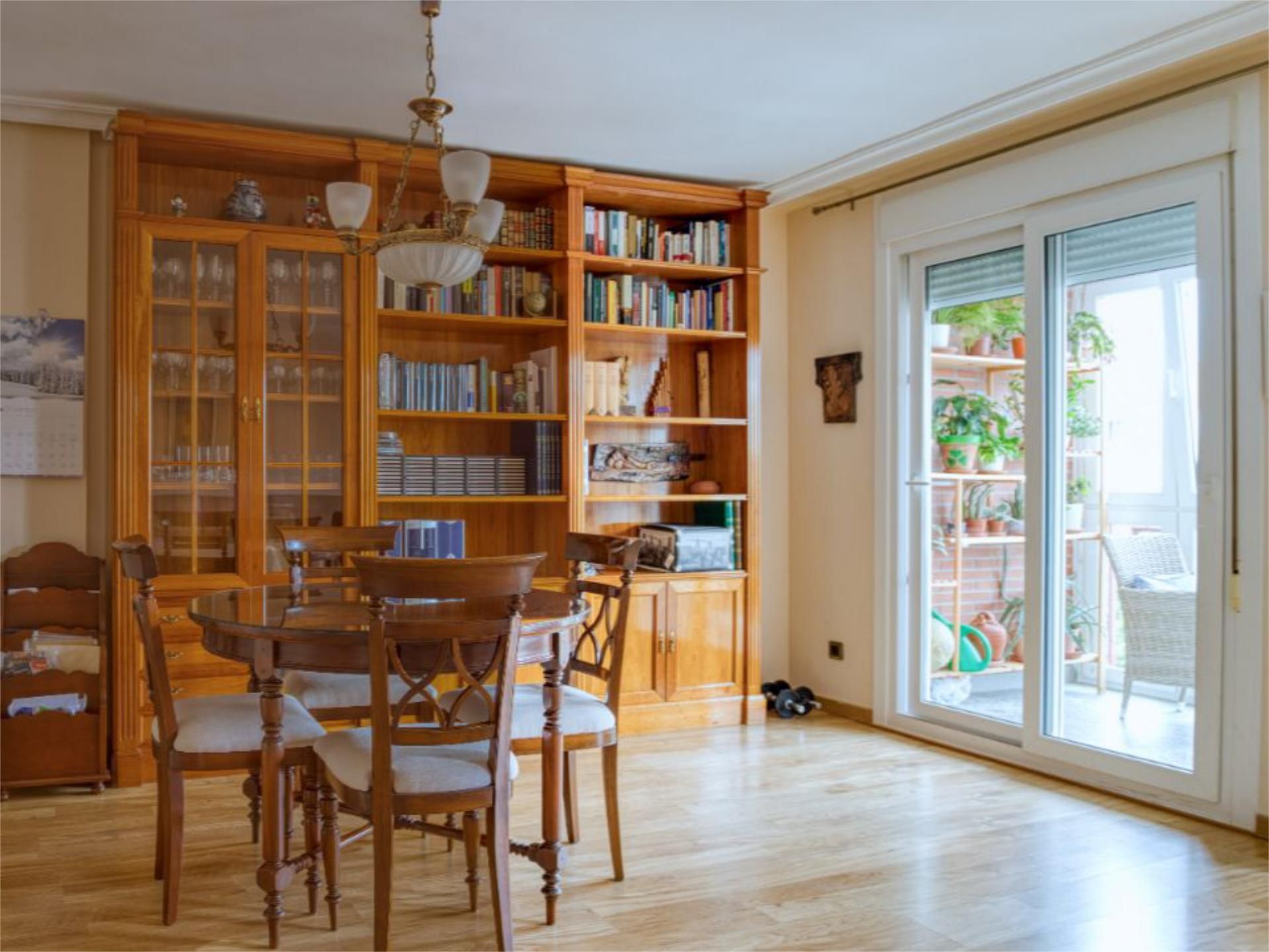 Dining room of Flat for sale in  Almería Capital  with Air Conditioner, Heating and Parquet flooring