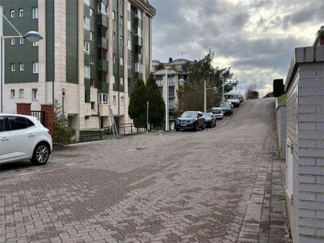 Garaje en Alquiler en Calle Ernest Lluch, 3 en La Pereda