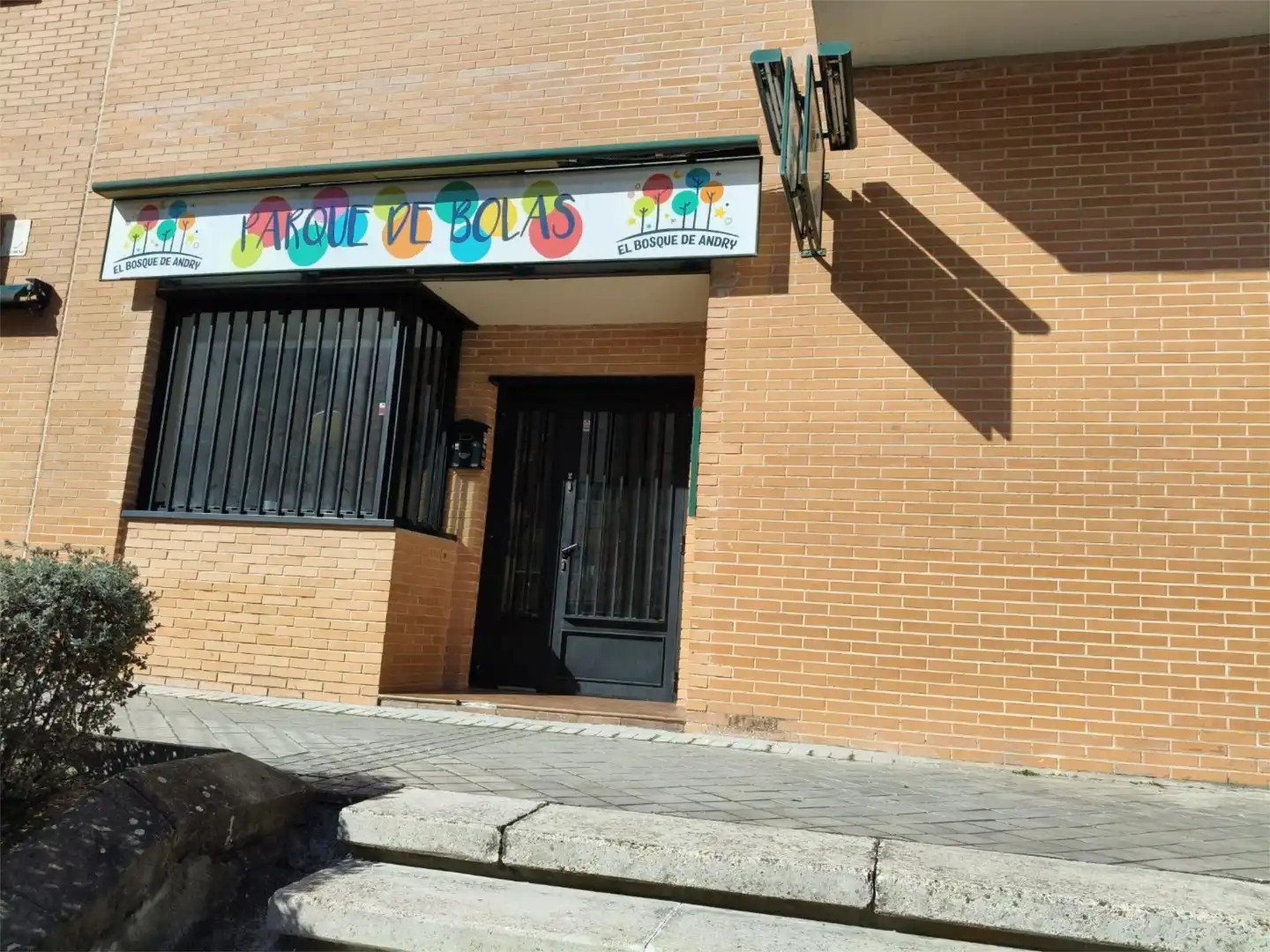 Local en traspaso en Plaza de la Encina, 4, Segunda Fase Local en traspaso en Tres Cantos con Aire acondicionado, Calefacción y Parquet