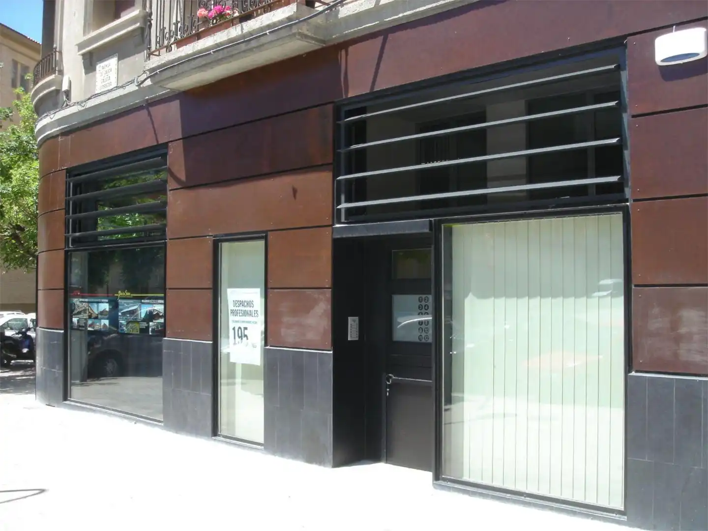 Commercial properties for rent in Calle de Sangüesa, 19, 2º Ensanche Exterior view of Commercial properties for rent in Pamplona / Iruña with Air Conditioner, Heating and Furnished