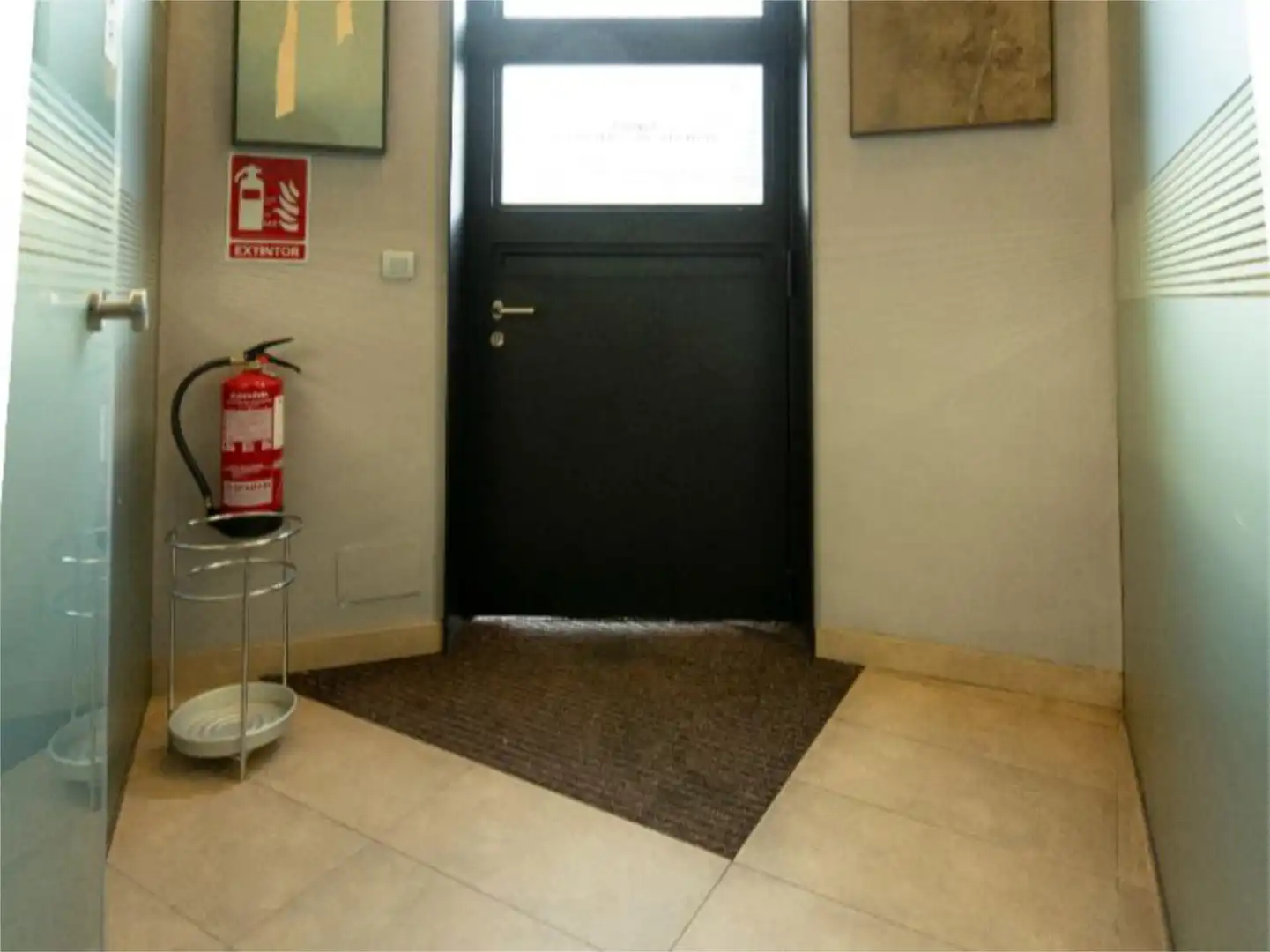 Commercial properties for rent in Calle de Sangüesa, 19, 2º Ensanche Commercial properties for rent in Pamplona / Iruña with Air Conditioner, Heating and Furnished