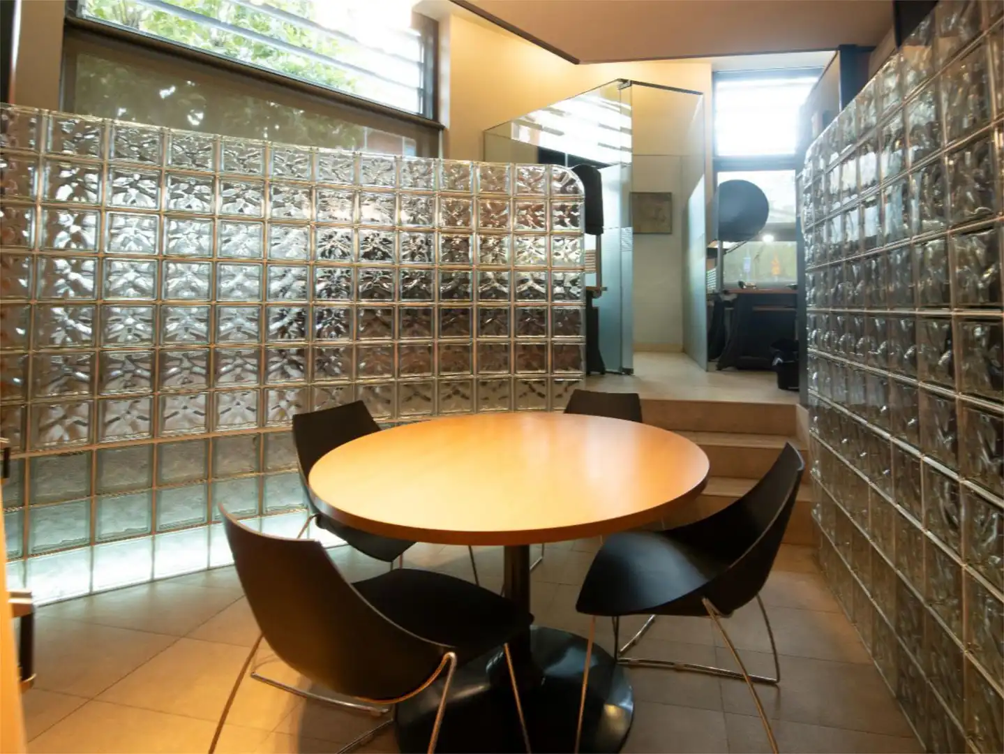 Commercial properties for rent in Calle de Sangüesa, 19, 2º Ensanche Commercial properties for rent in Pamplona / Iruña with Air Conditioner, Heating and Furnished
