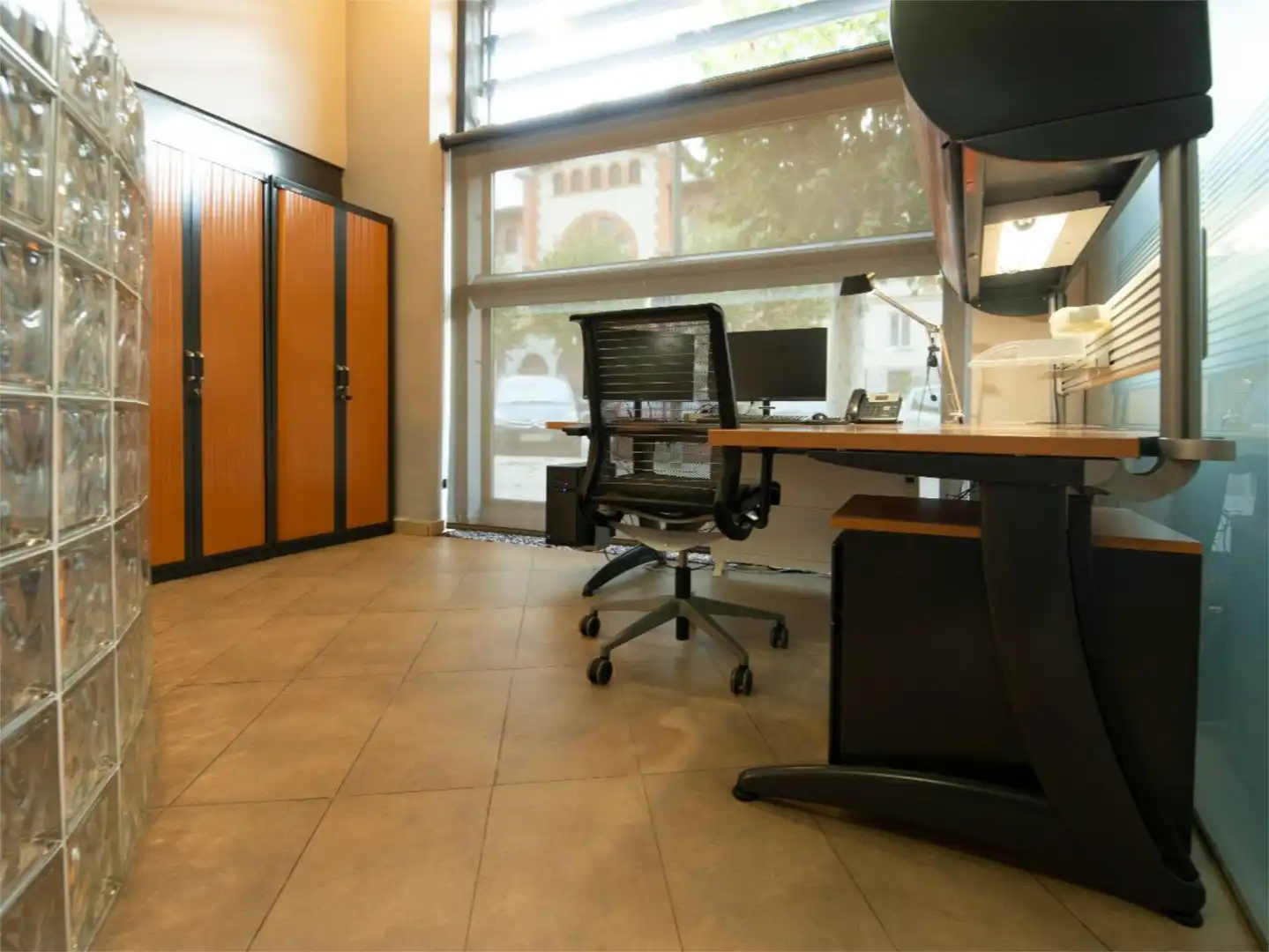 Commercial properties for rent in Calle de Sangüesa, 19, 2º Ensanche Commercial properties for rent in Pamplona / Iruña with Air Conditioner, Heating and Furnished