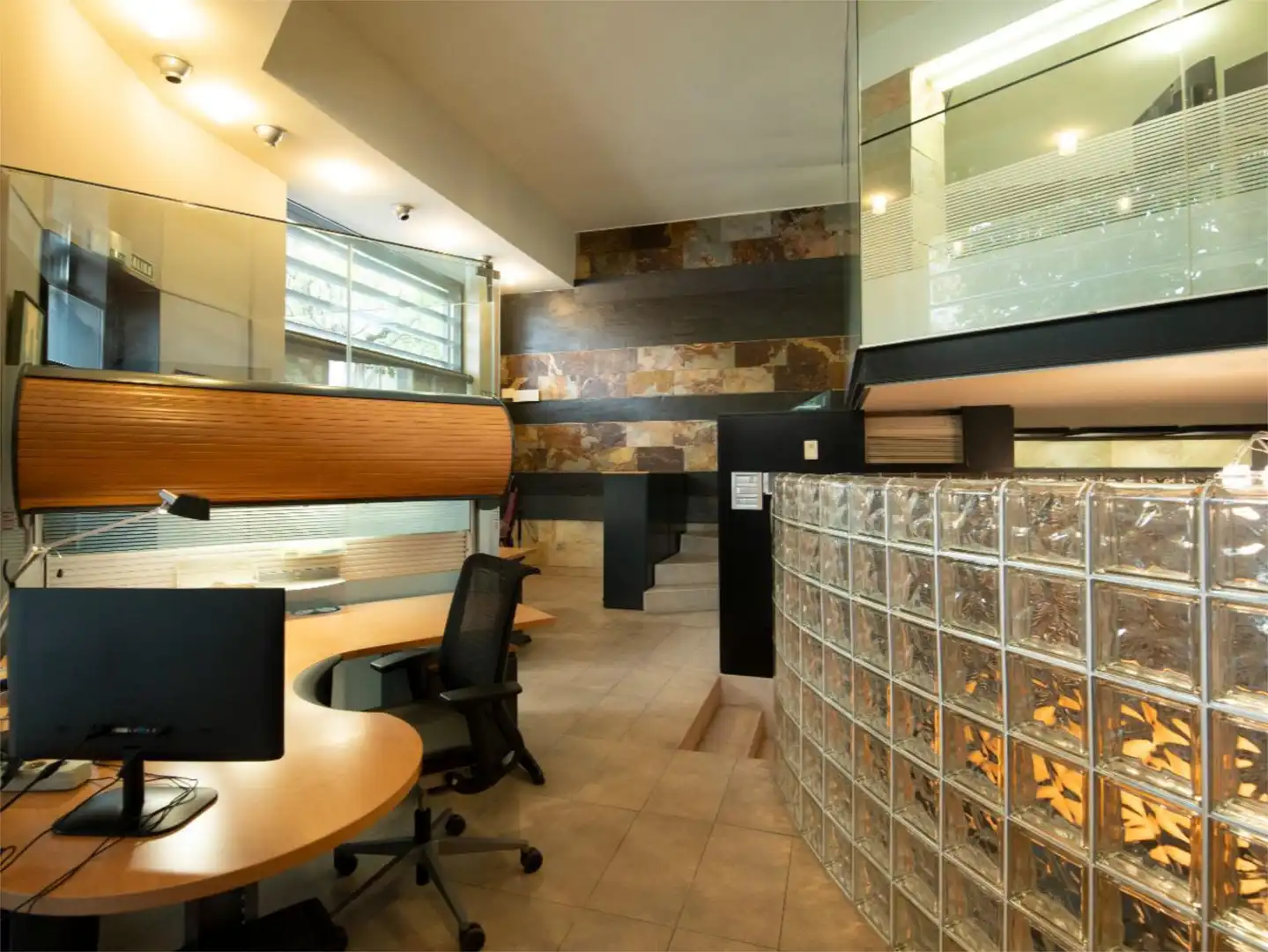 Commercial properties for rent in Calle de Sangüesa, 19, 2º Ensanche Commercial properties for rent in Pamplona / Iruña with Air Conditioner, Heating and Furnished
