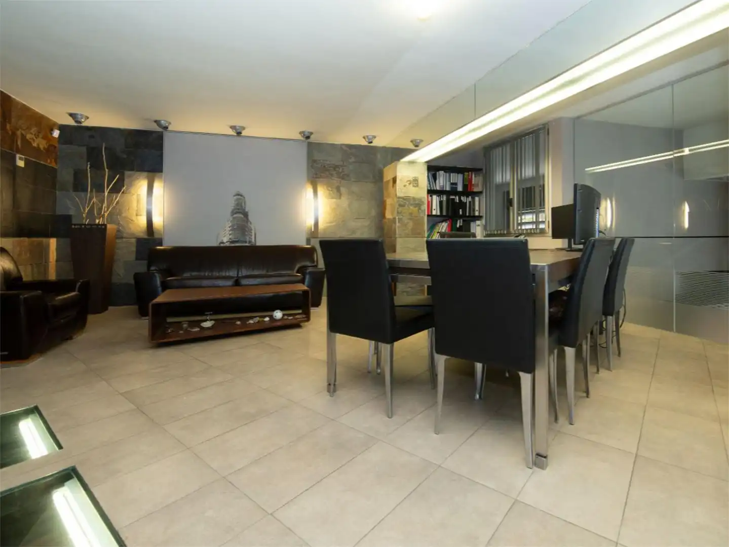 Commercial properties for rent in Calle de Sangüesa, 19, 2º Ensanche Living room of Commercial properties for rent in Pamplona / Iruña with Air Conditioner, Heating and Furnished