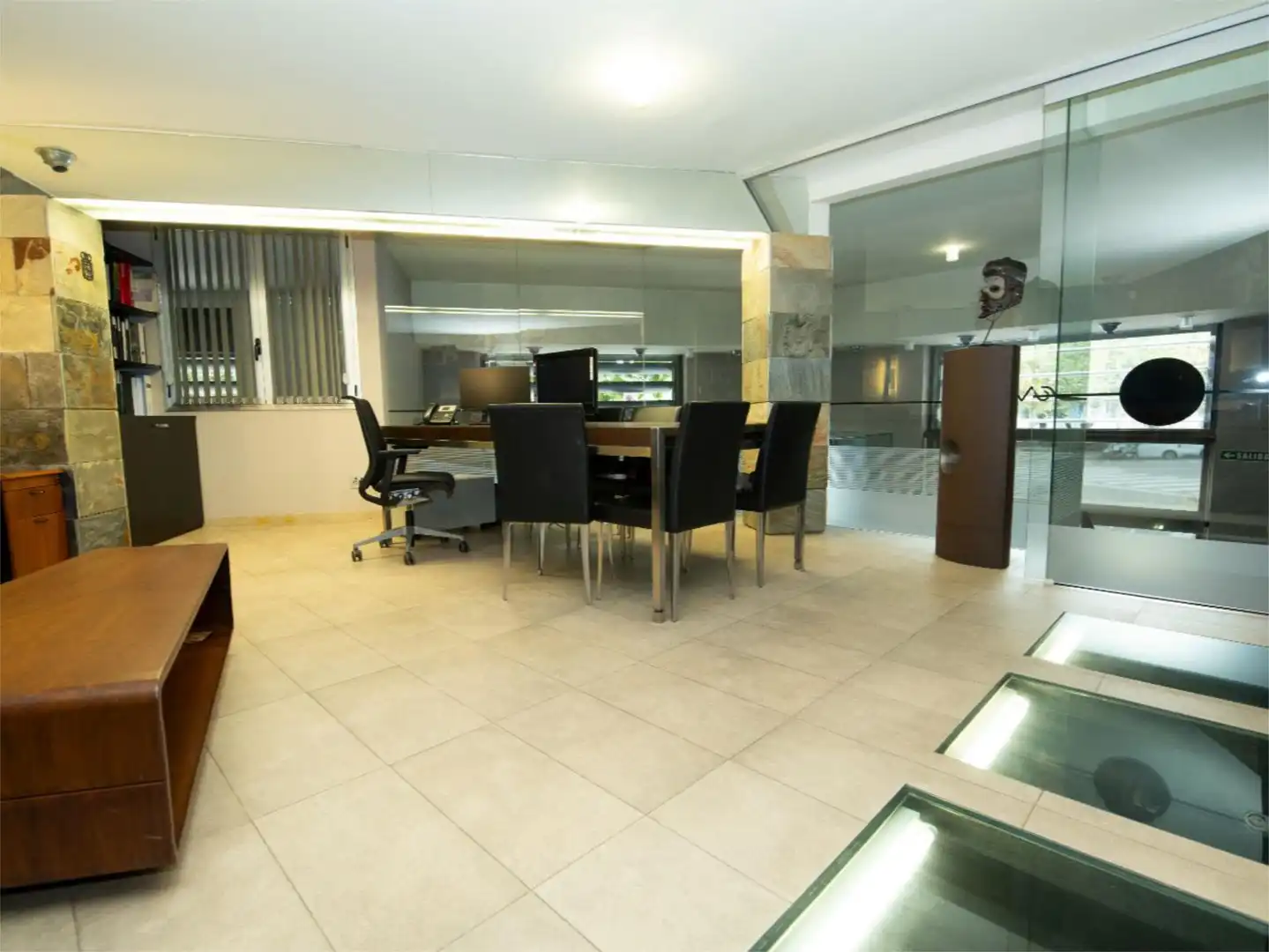 Commercial properties for rent in Calle de Sangüesa, 19, 2º Ensanche Commercial properties for rent in Pamplona / Iruña with Air Conditioner, Heating and Furnished