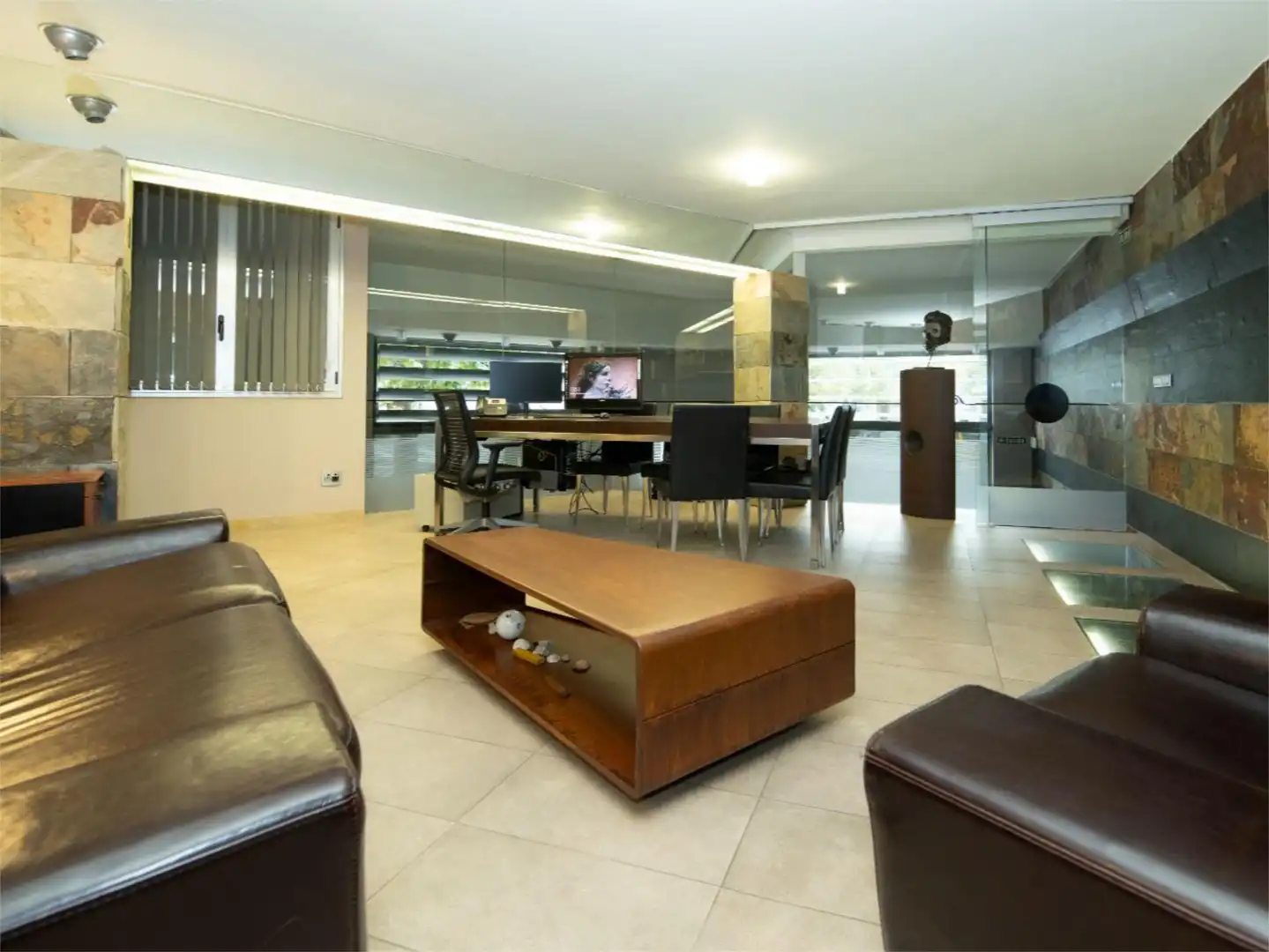 Commercial properties for rent in Calle de Sangüesa, 19, 2º Ensanche Commercial properties for rent in Pamplona / Iruña with Air Conditioner, Heating and Furnished