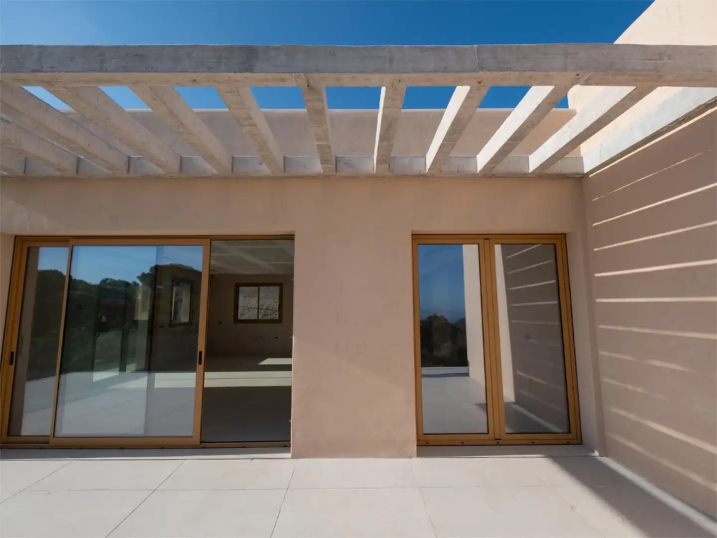 Houses for sale in Calle Los Lentiscos, 111, El Cuartón - El Bujeo Exterior view of Houses for sale in Tarifa with Air Conditioner, Terrace and Swimming Pool