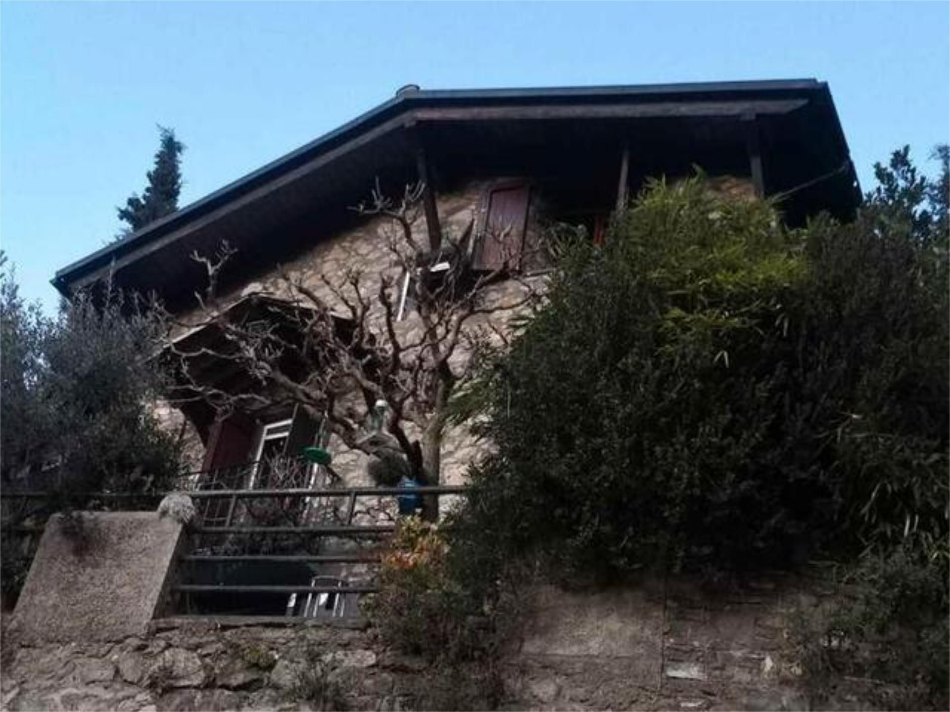 Vista exterior de Casa o xalet en venda en Fígols i Alinyà amb Jardí privat, Terrassa i Moblat