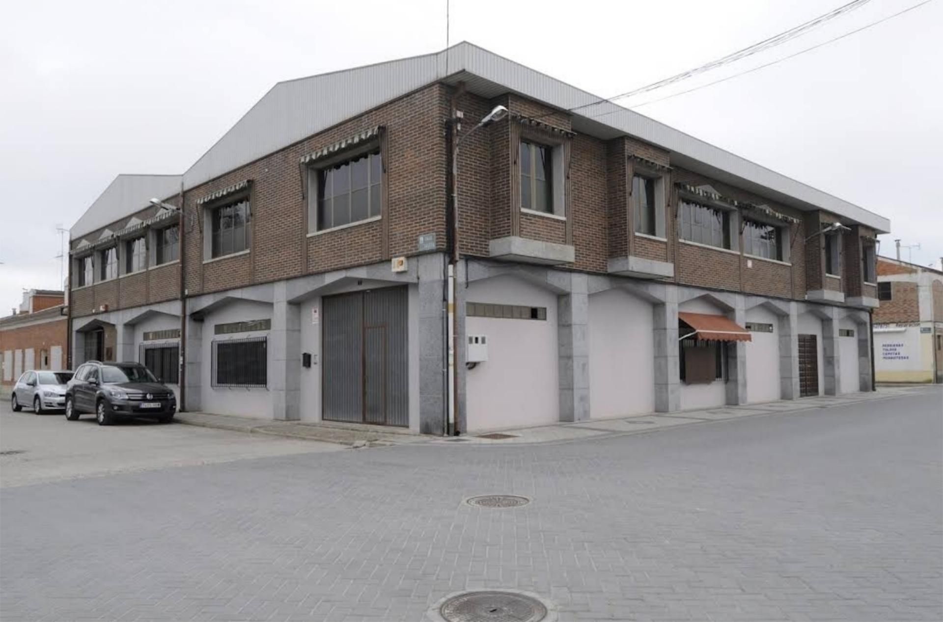 Vista exterior de Nau industrial de lloguer en Pedrajas de San Esteban amb Aire condicionat