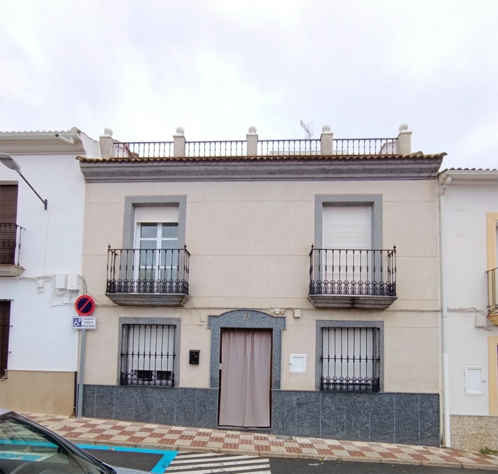 Exterior view of Single-family semi-detached for sale in Lopera  with Air Conditioner, Heating and Terrace