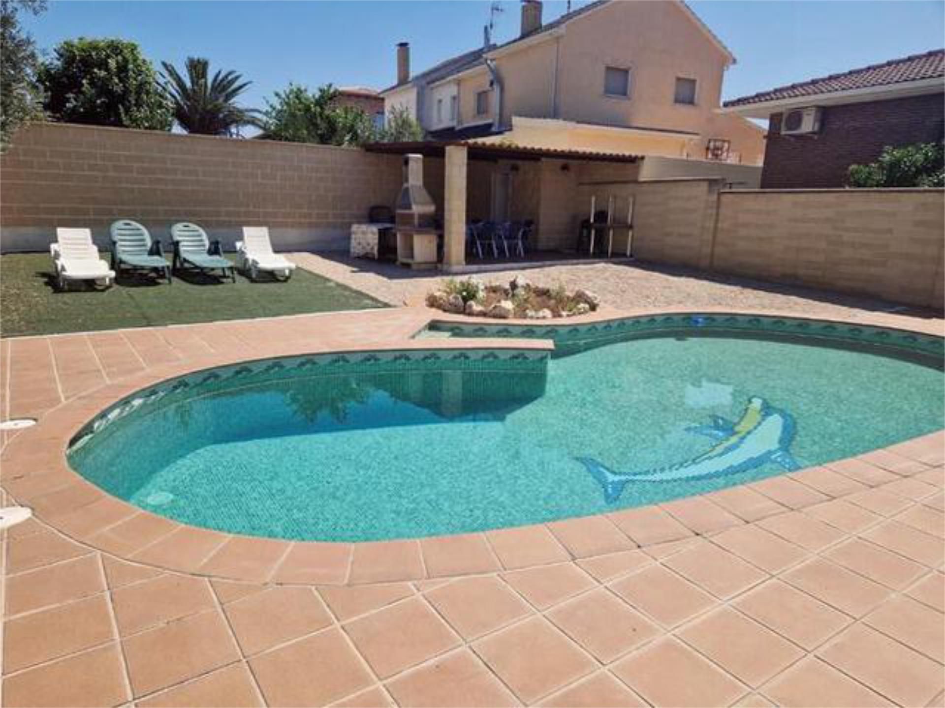 Swimming pool of Single-family semi-detached for sale in Villa del Prado  with Heating, Private garden and Terrace