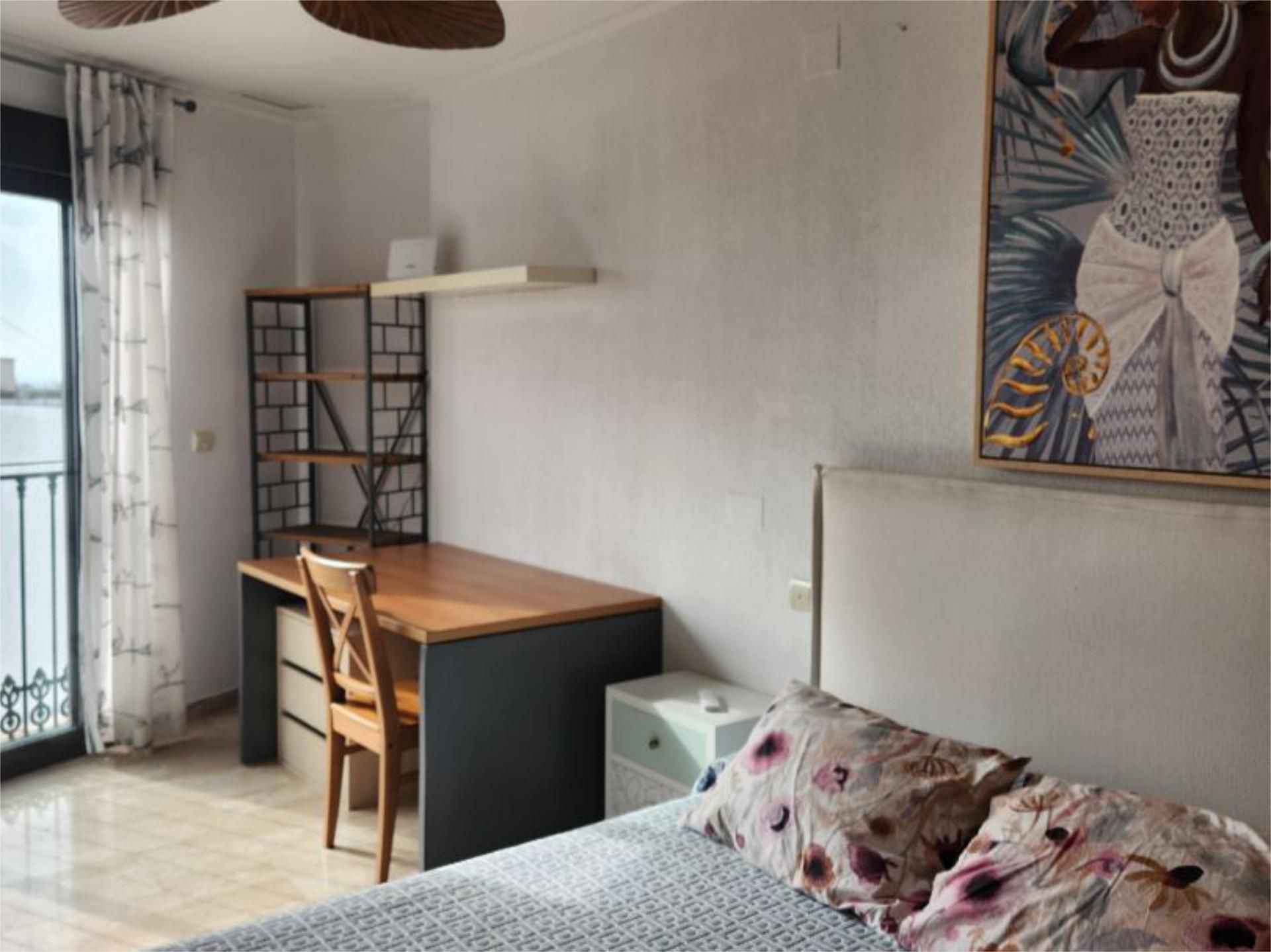 Bedroom of Attic to share in Elche / Elx  with Air Conditioner, Heating and Furnished
