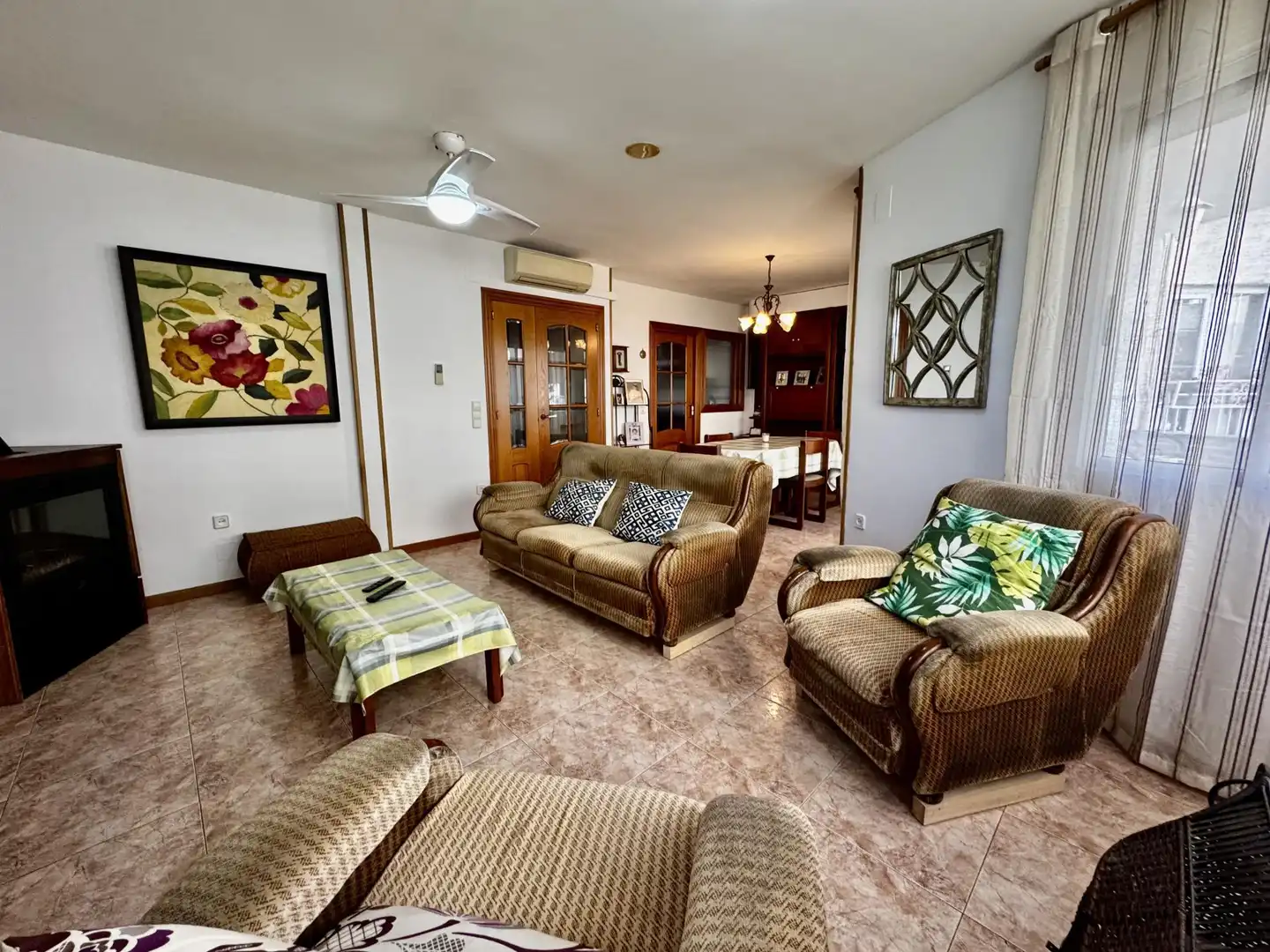 Casa o chalet en venta en Carrer de Centelles, 46, Casco Urbano Sala de estar de Casa o chalet en venta en Vinaròs con Aire acondicionado, Terraza y Balcón