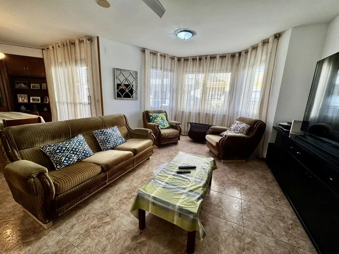 Casa o chalet en venta en Carrer de Centelles, 46, Casco Urbano Sala de estar de Casa o chalet en venta en Vinaròs con Aire acondicionado, Terraza y Balcón