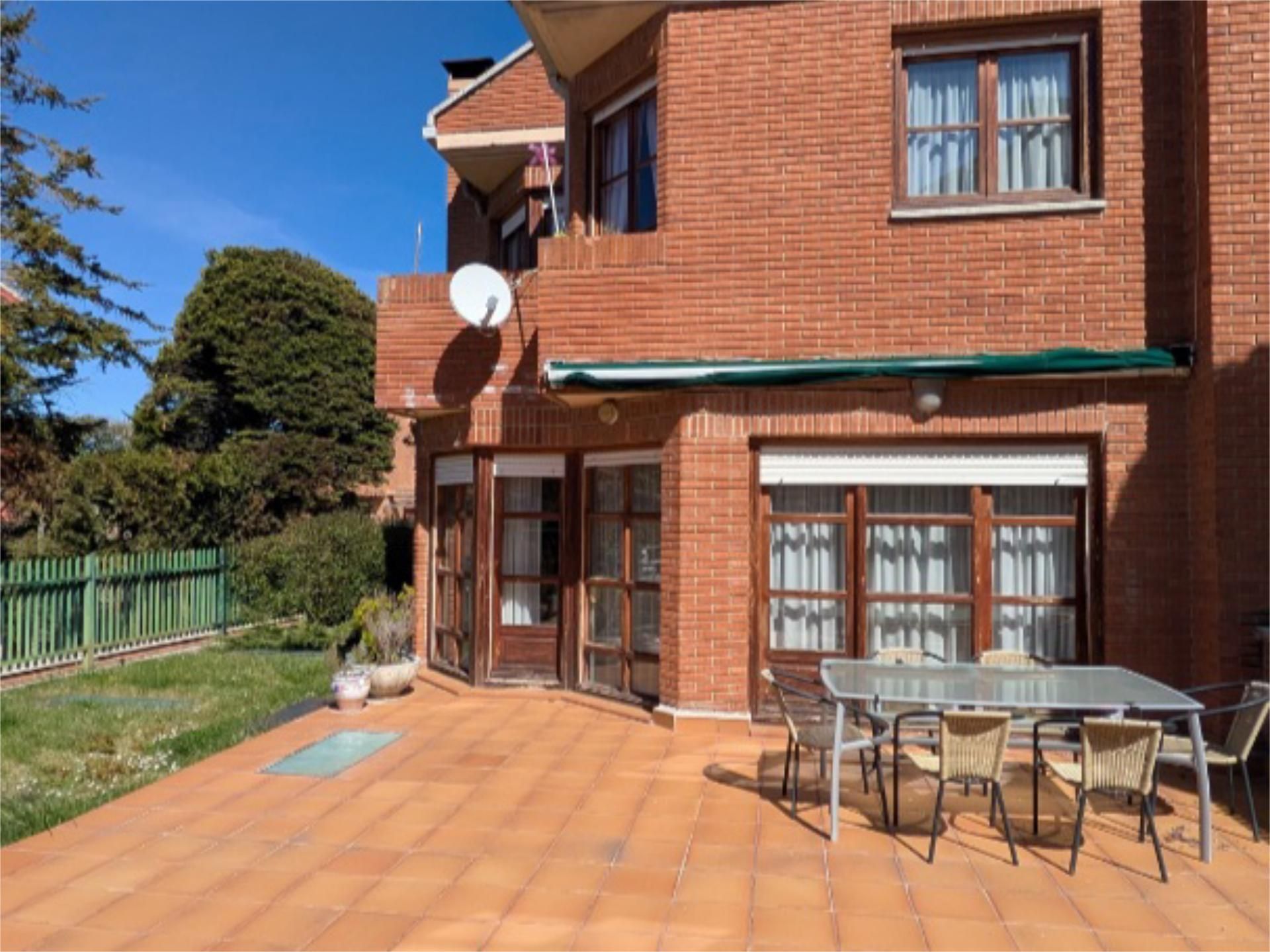 Garden of House or chalet for sale in Burgos Capital  with Heating, Private garden and Parquet flooring