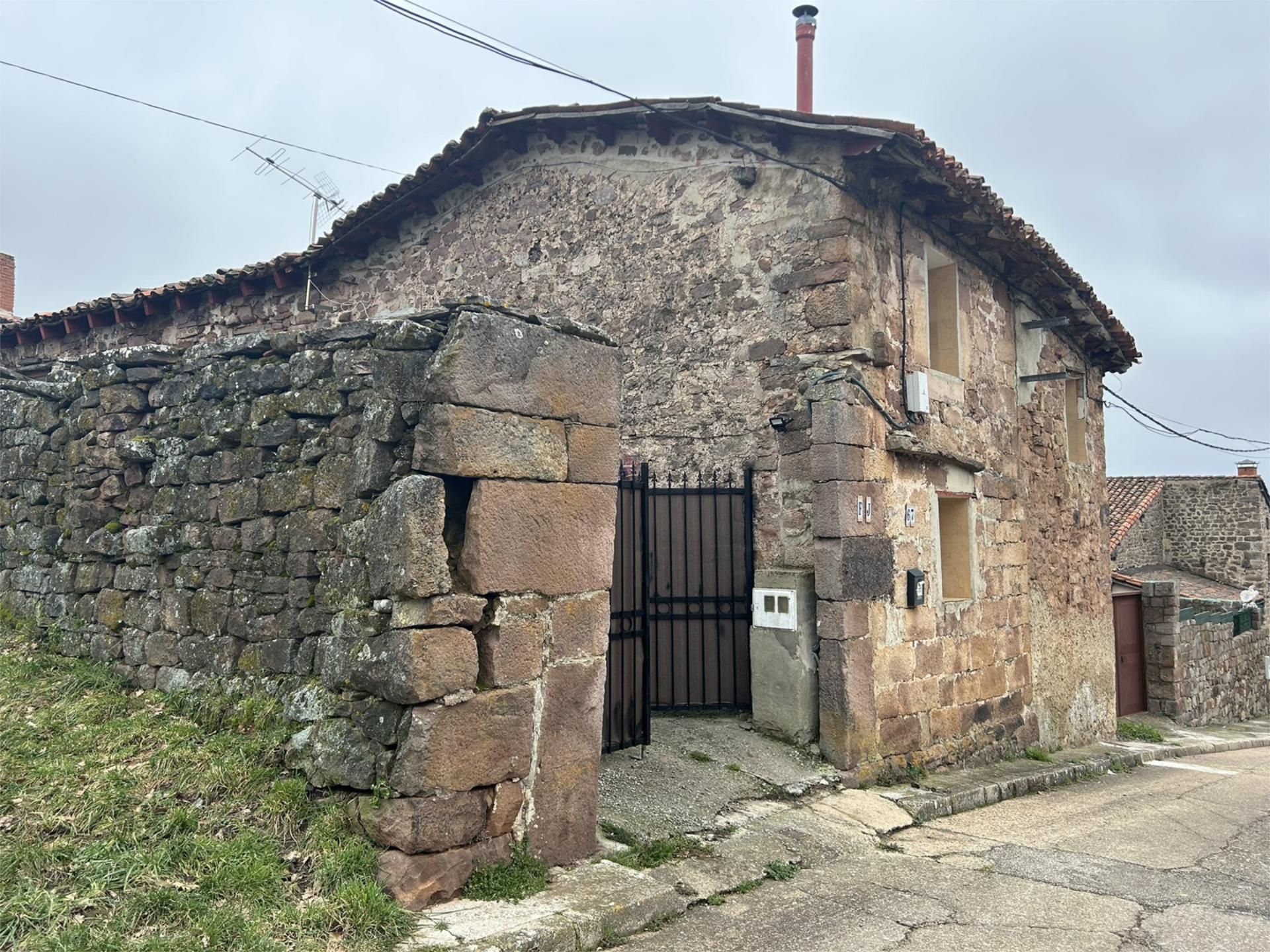 Vista exterior de Finca rústica de lloguer en Brañosera amb Calefacció, Parquet i Terrassa