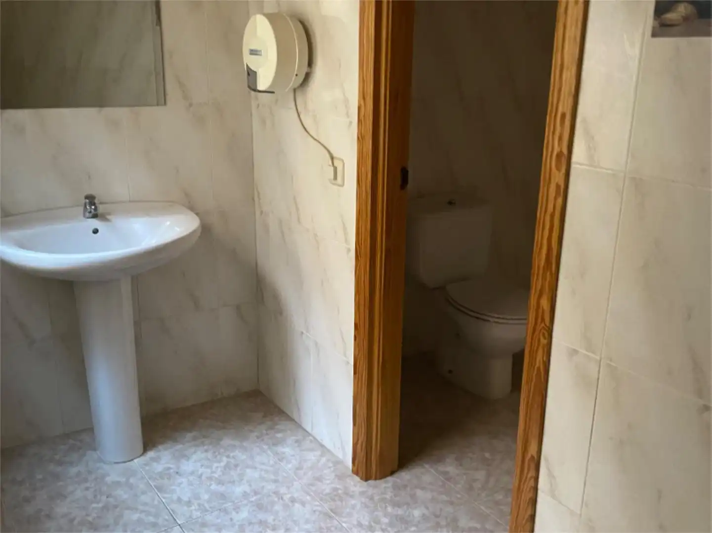 Baño de Piso en venta en La Solana   con Aire acondicionado, Calefacción y Balcón