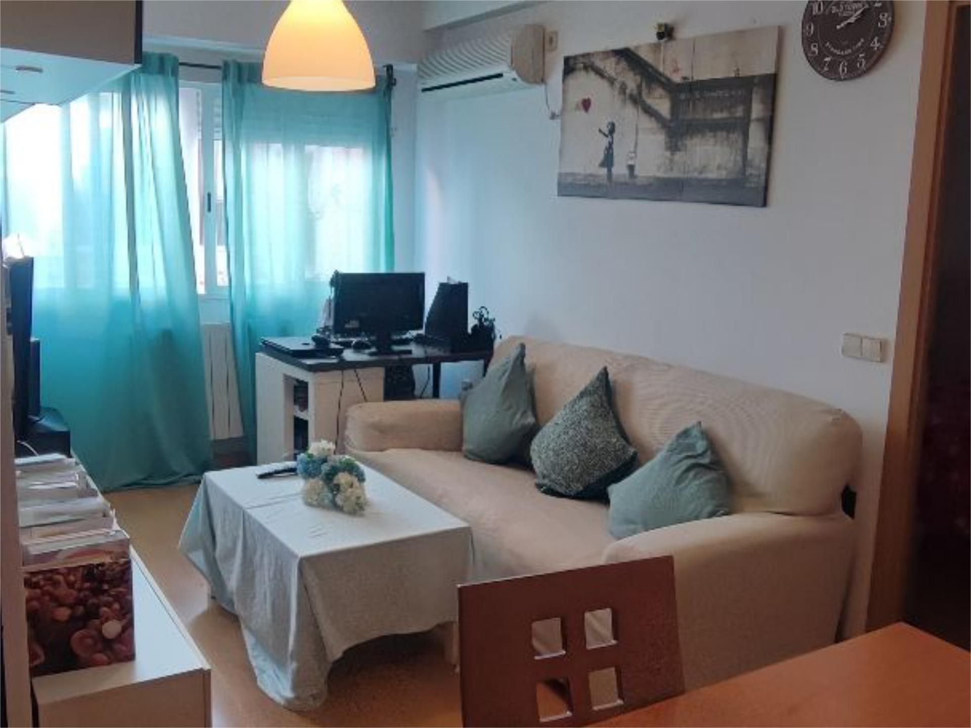 Living room of Flat for sale in Getafe  with Air Conditioner, Heating and Furnished