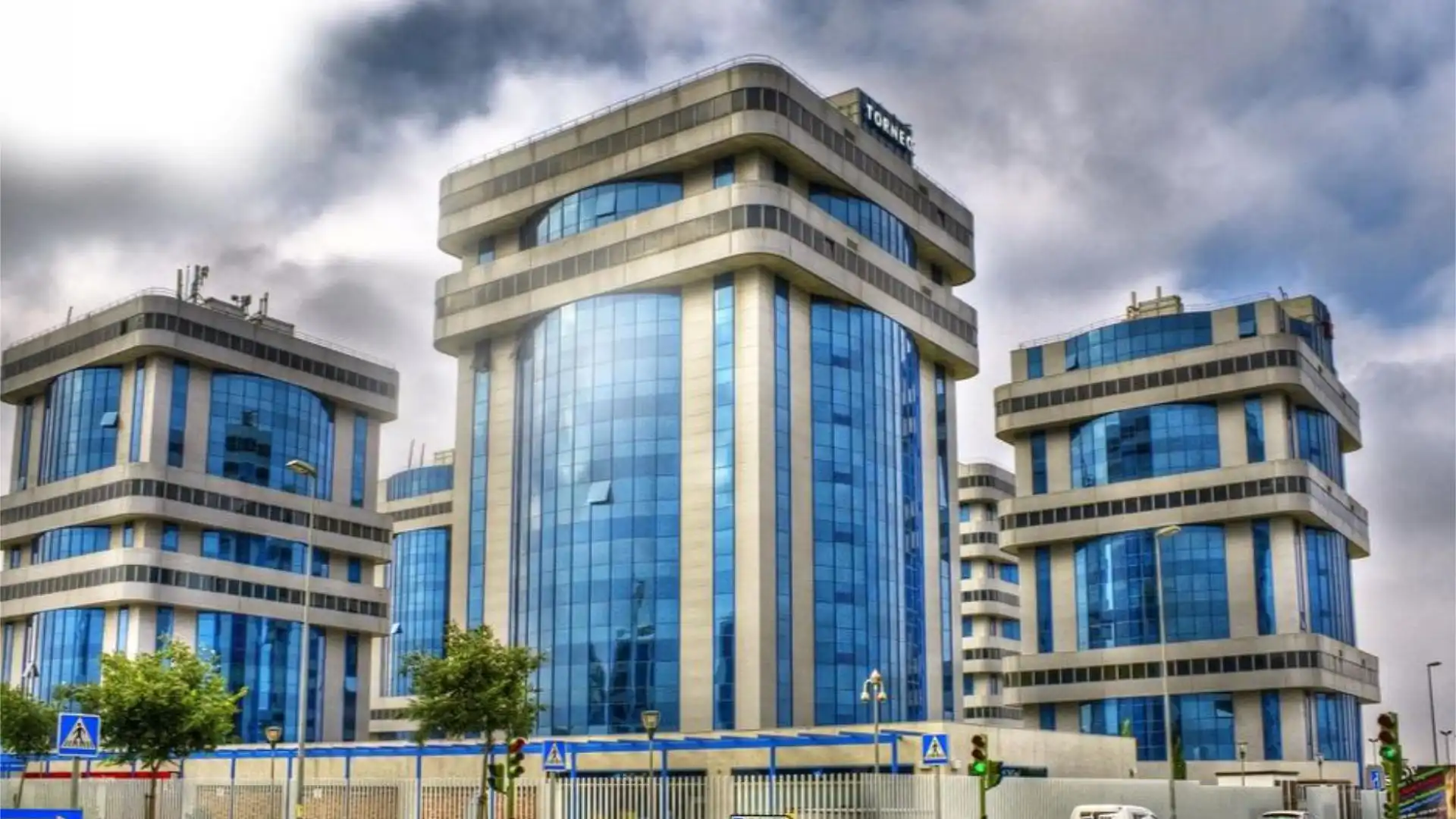 Vista exterior de Oficina de alquiler en  Sevilla Capital