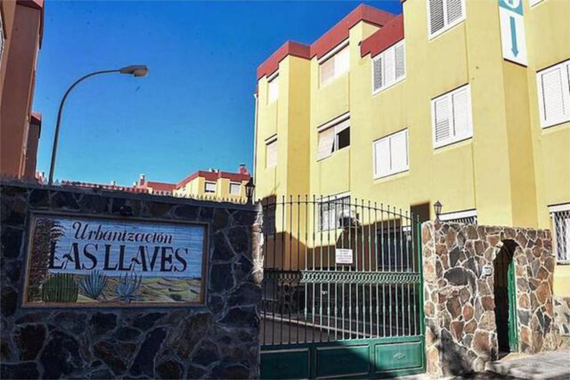 Exterior view of Flat for sale in San Bartolomé de Tirajana  with Heating, Private garden and Storage room