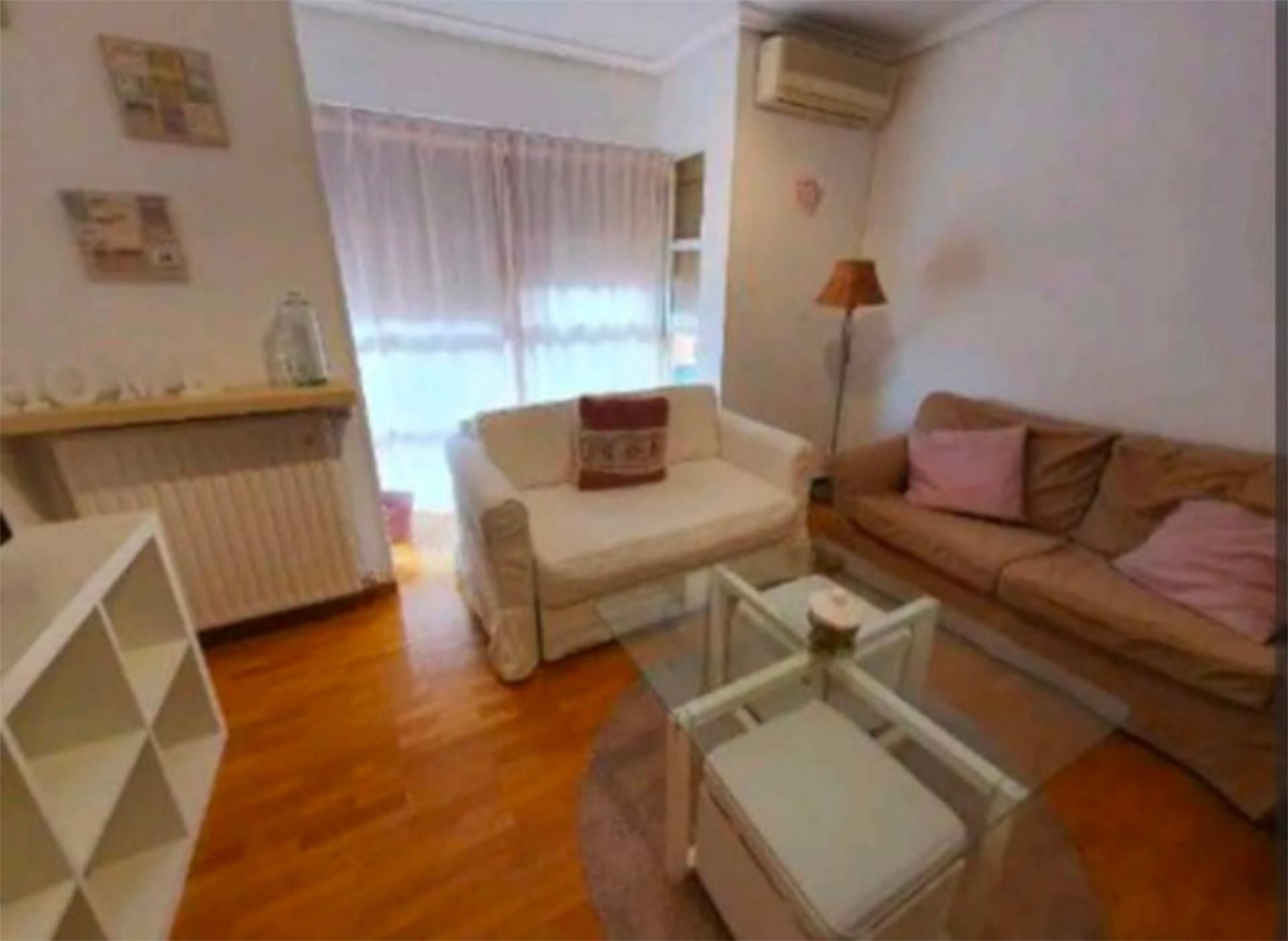 Living room of Flat for sale in  Madrid Capital  with Air Conditioner, Heating and Parquet flooring