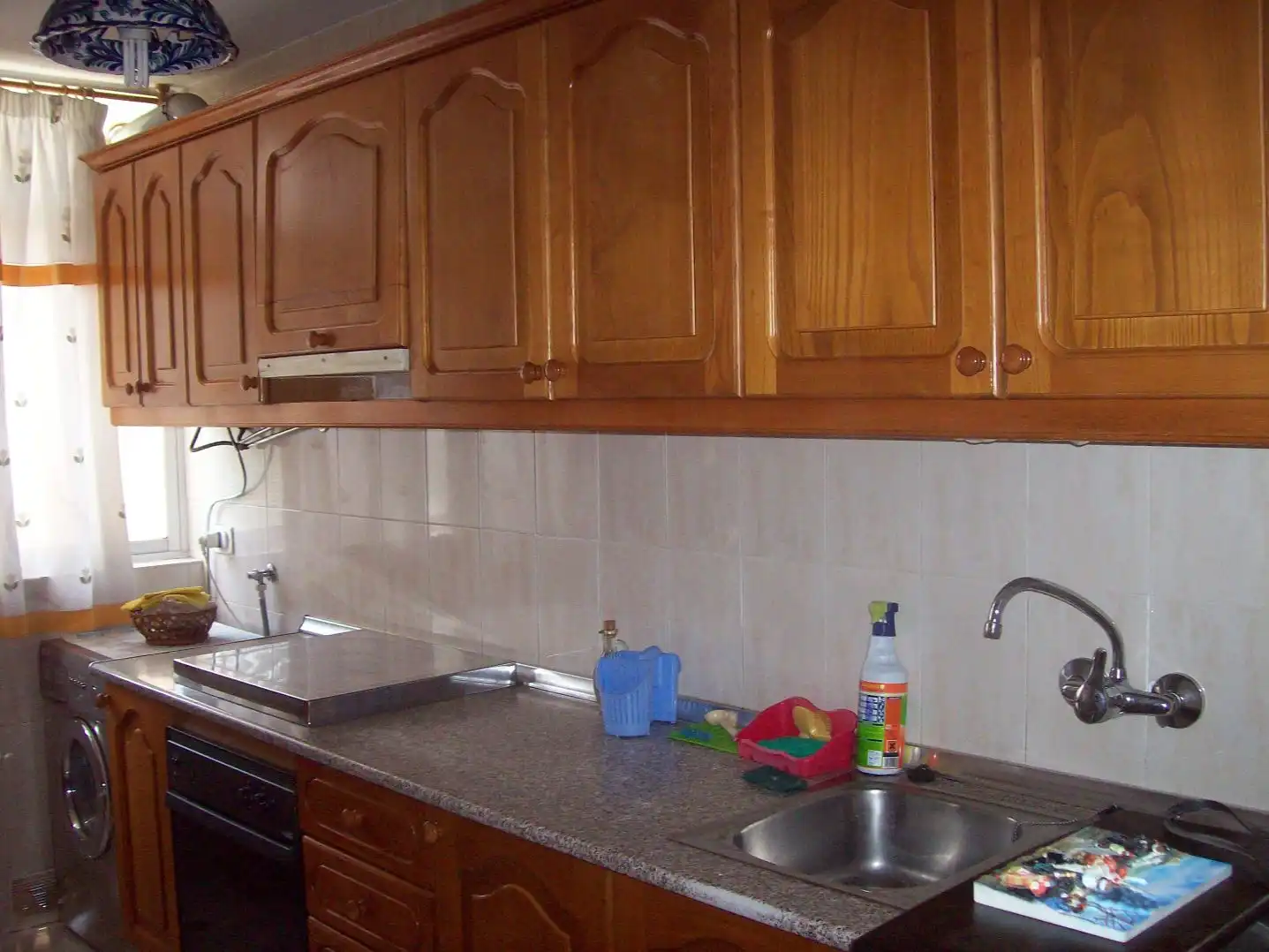 Room in Calle Valencia, 4, Barrio de Zaidín Kitchen of Flat for share in Granada with Furnished and Balcony