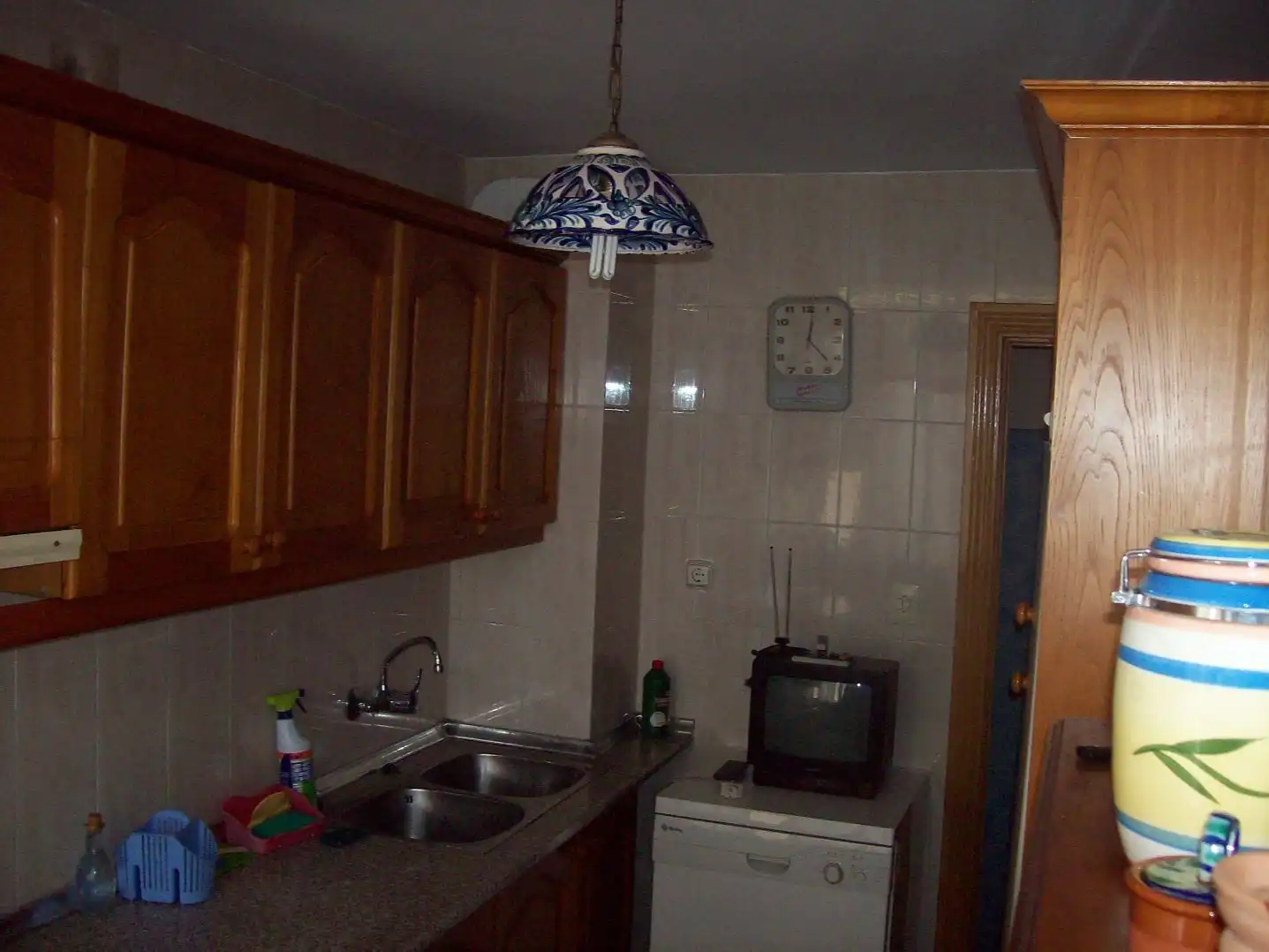 Room in Calle Valencia, 4, Barrio de Zaidín Kitchen of Flat for share in Granada with Furnished and Balcony