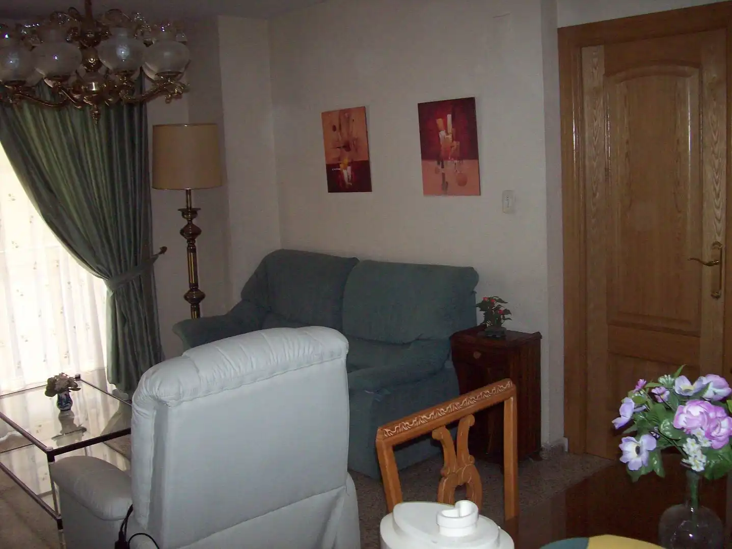 Room in Calle Valencia, 4, Barrio de Zaidín Living room of Flat for share in Granada with Furnished and Balcony