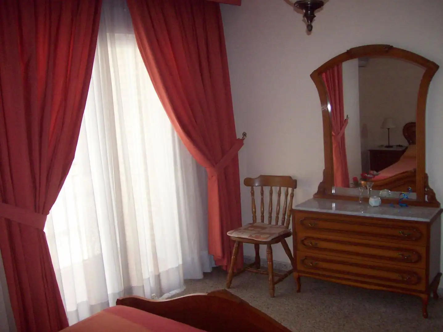 Room in Calle Valencia, 4, Barrio de Zaidín Bedroom of Flat for share in Granada with Furnished and Balcony