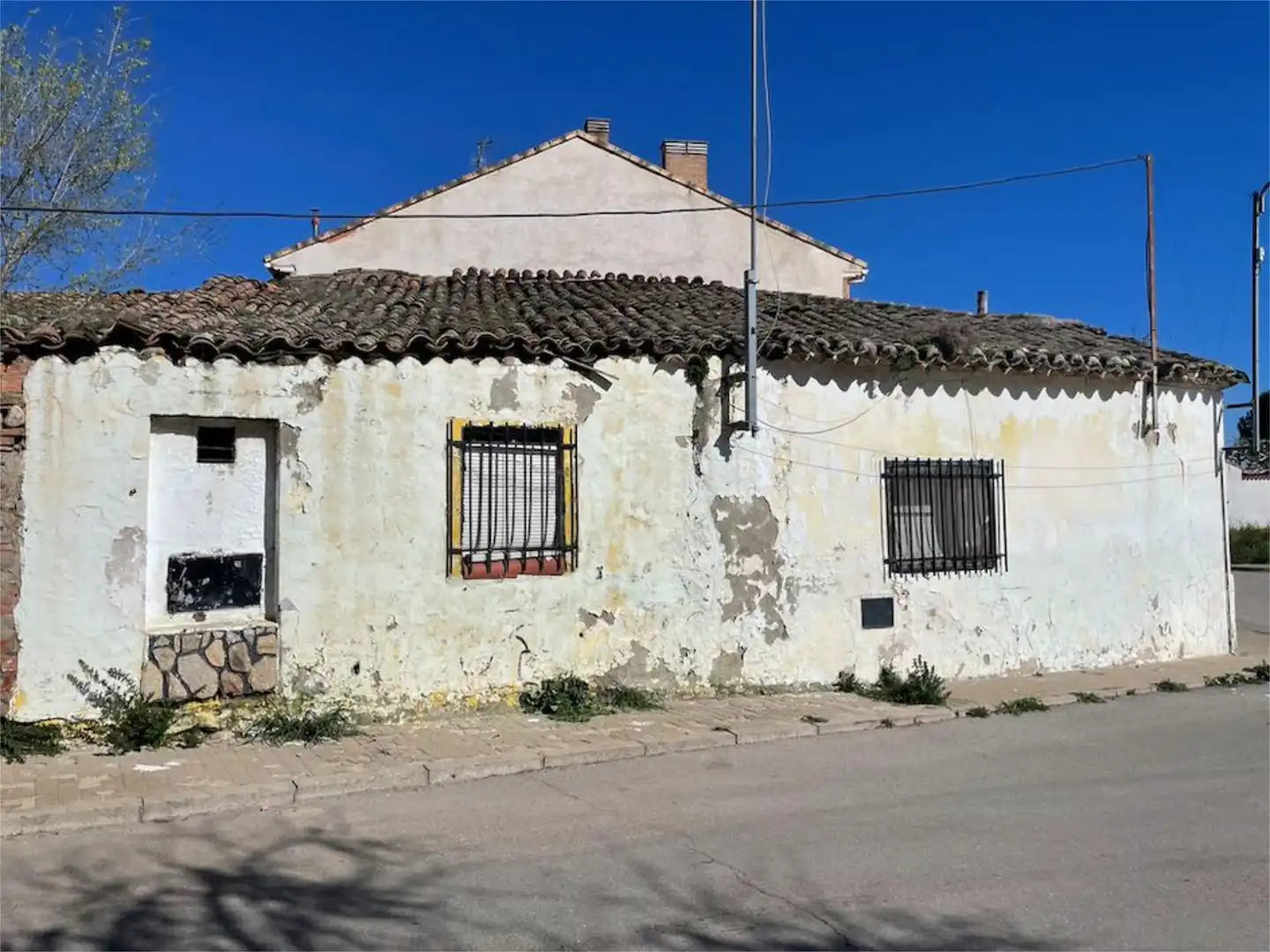 Casa adosada en venta en Calle Real, 30, Galápagos Vista exterior de Casa adosada en venta en Galápagos