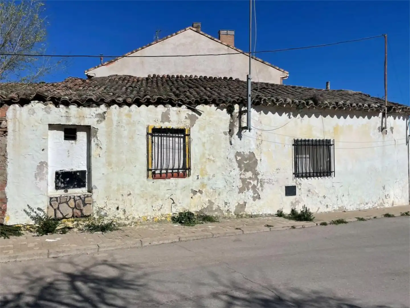 Casa adosada en venta en Calle Real, 30, Galápagos Vista exterior de Casa adosada en venta en Galápagos