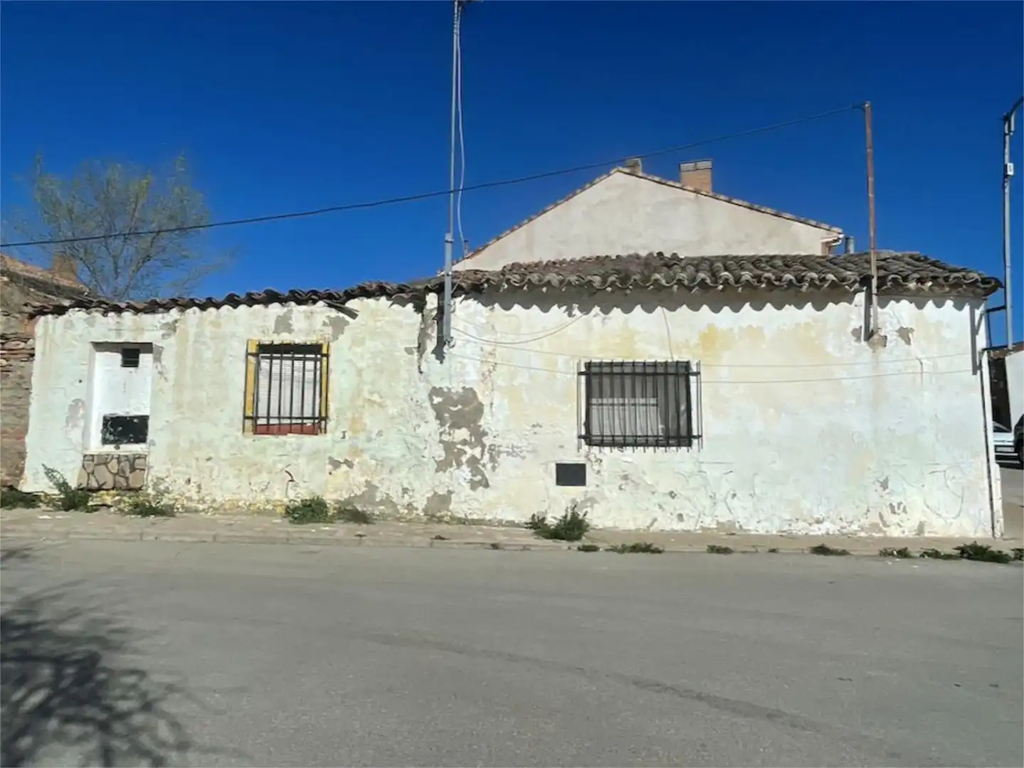 Casa adosada en venta en Calle Real, 30, Galápagos Vista exterior de Casa adosada en venta en Galápagos