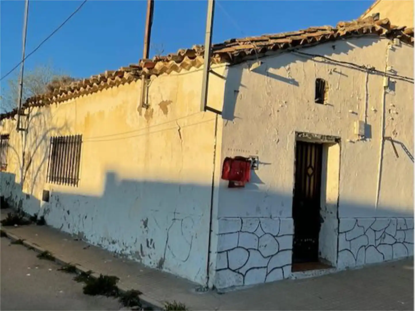 Casa adosada en venta en Calle Real, 30, Galápagos Vista exterior de Casa adosada en venta en Galápagos