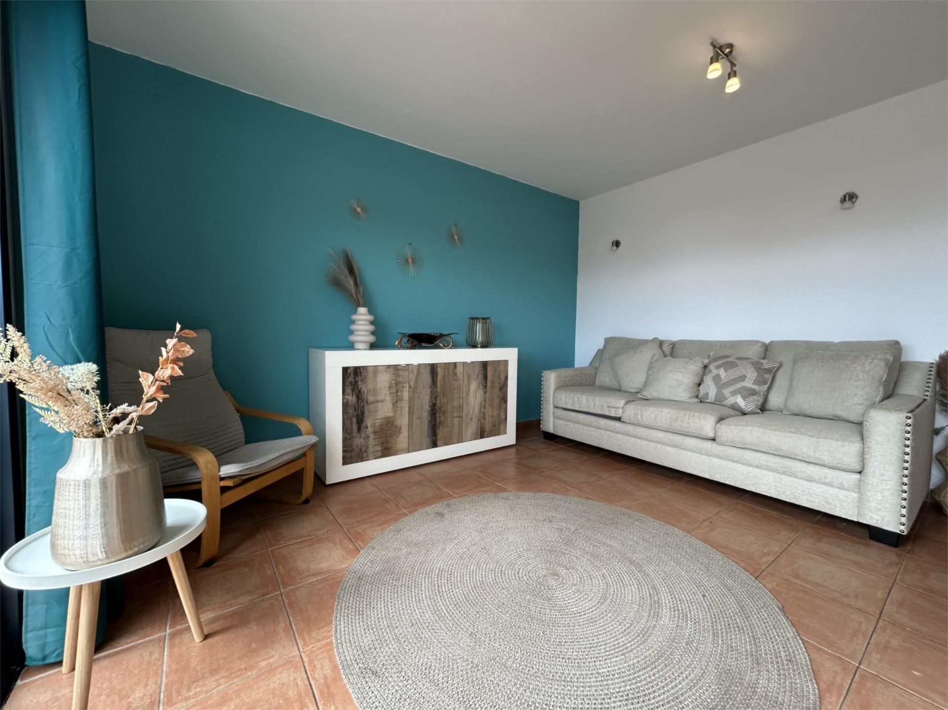 Living room of Flat for sale in Antigua  with Terrace, Furnished and Oven