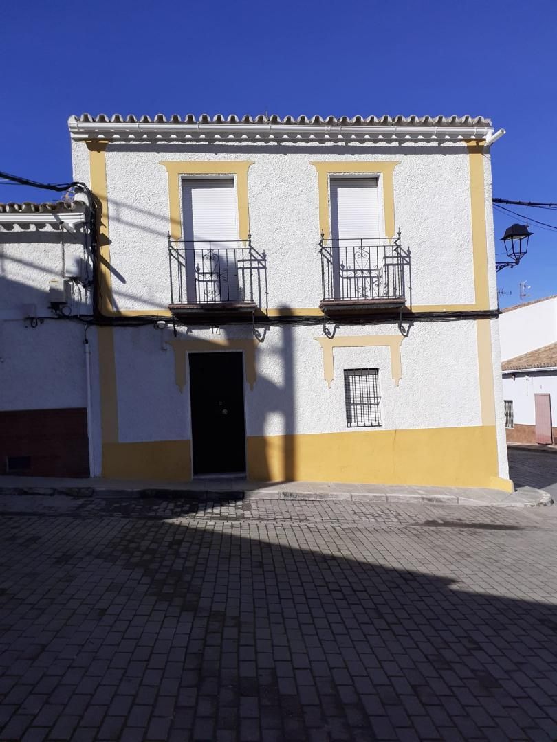 Exterior view of Single-family semi-detached for sale in Castilblanco de los Arroyos  with Air Conditioner, Heating and Oven